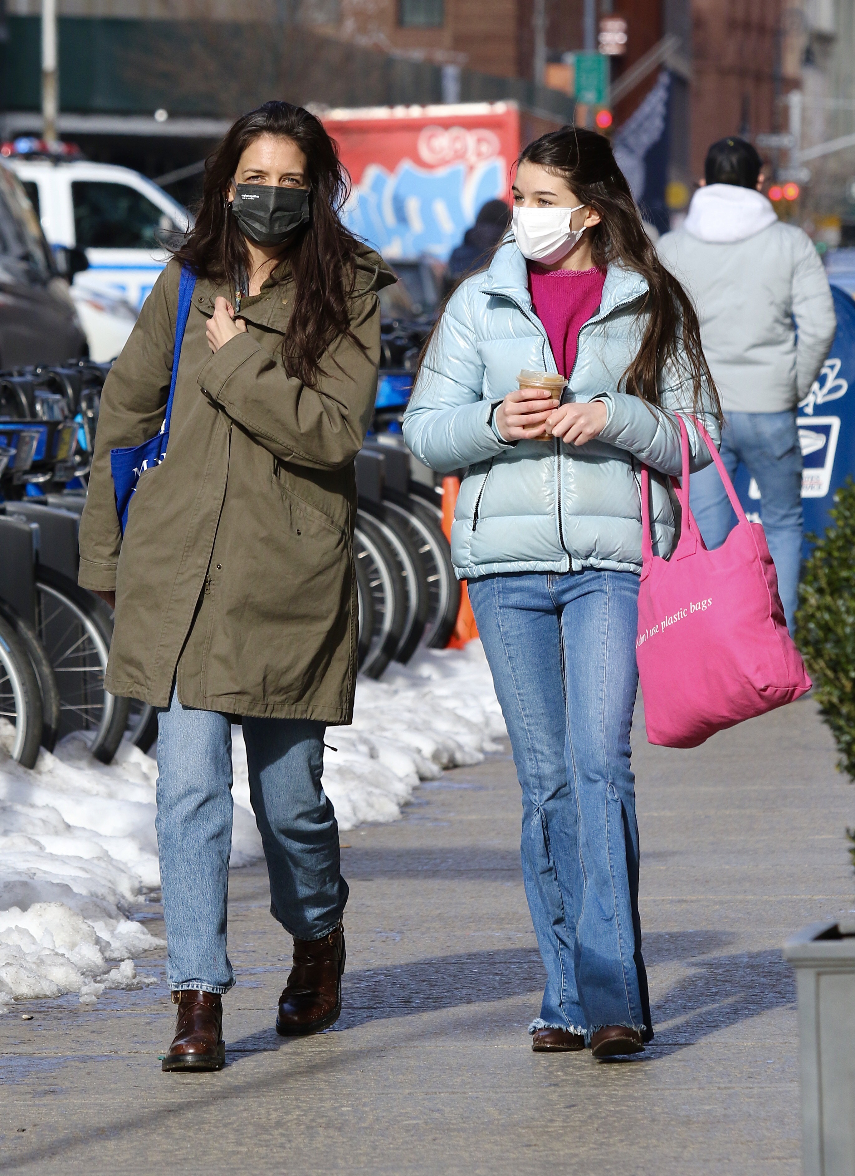 Katie Holmes and Suri Cruise out for a walk on February 6, 2021 in New York City, New York. | Source: Getty Images