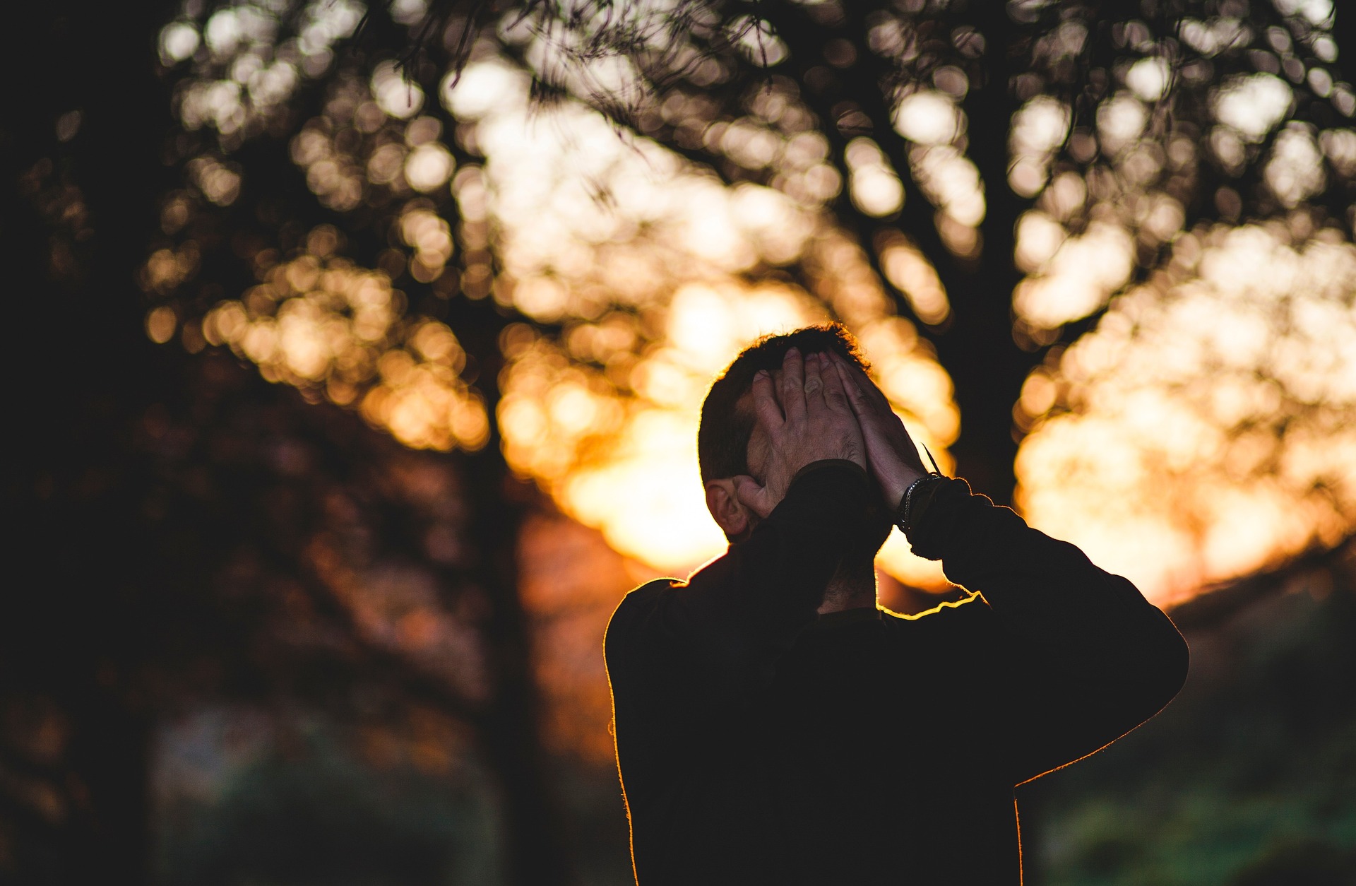 An anxious man | Source: Pixabay
