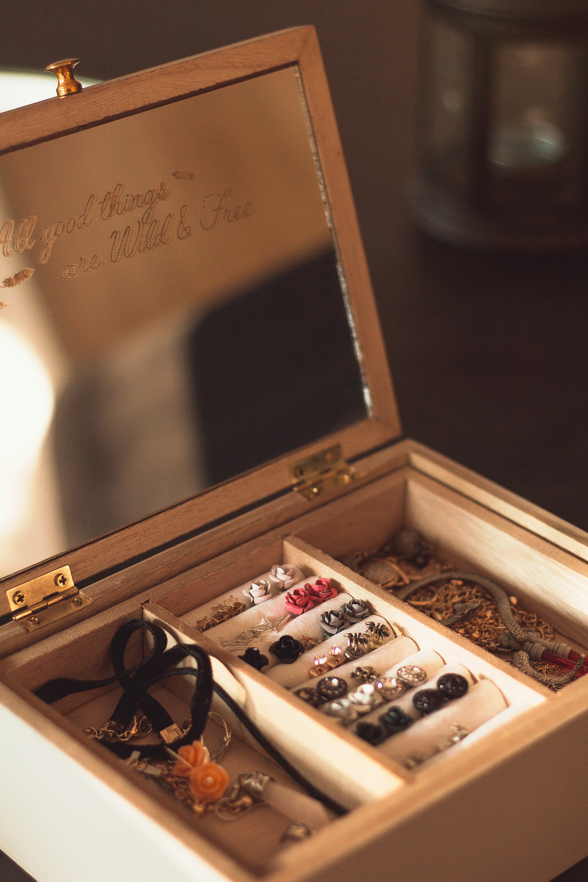 A box with jewelry | Source: Unsplash