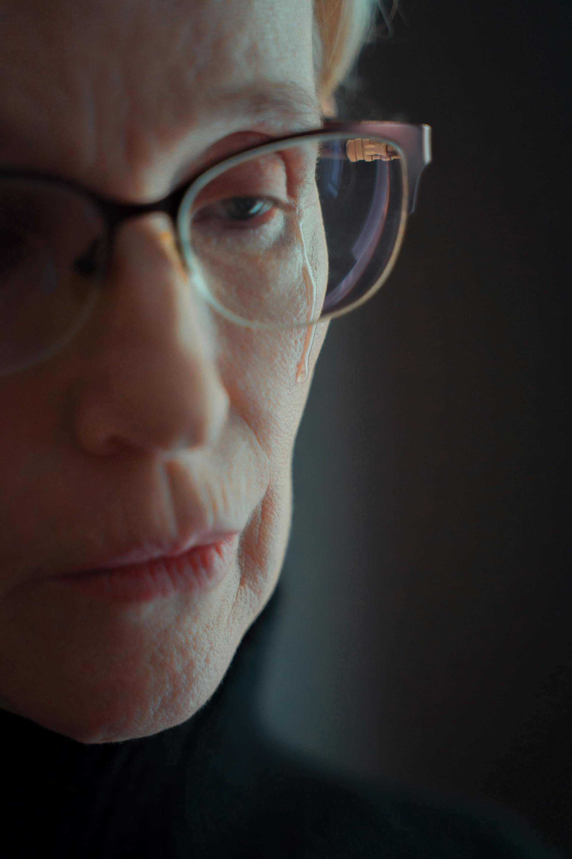 A pensive woman | Source: Pexels
