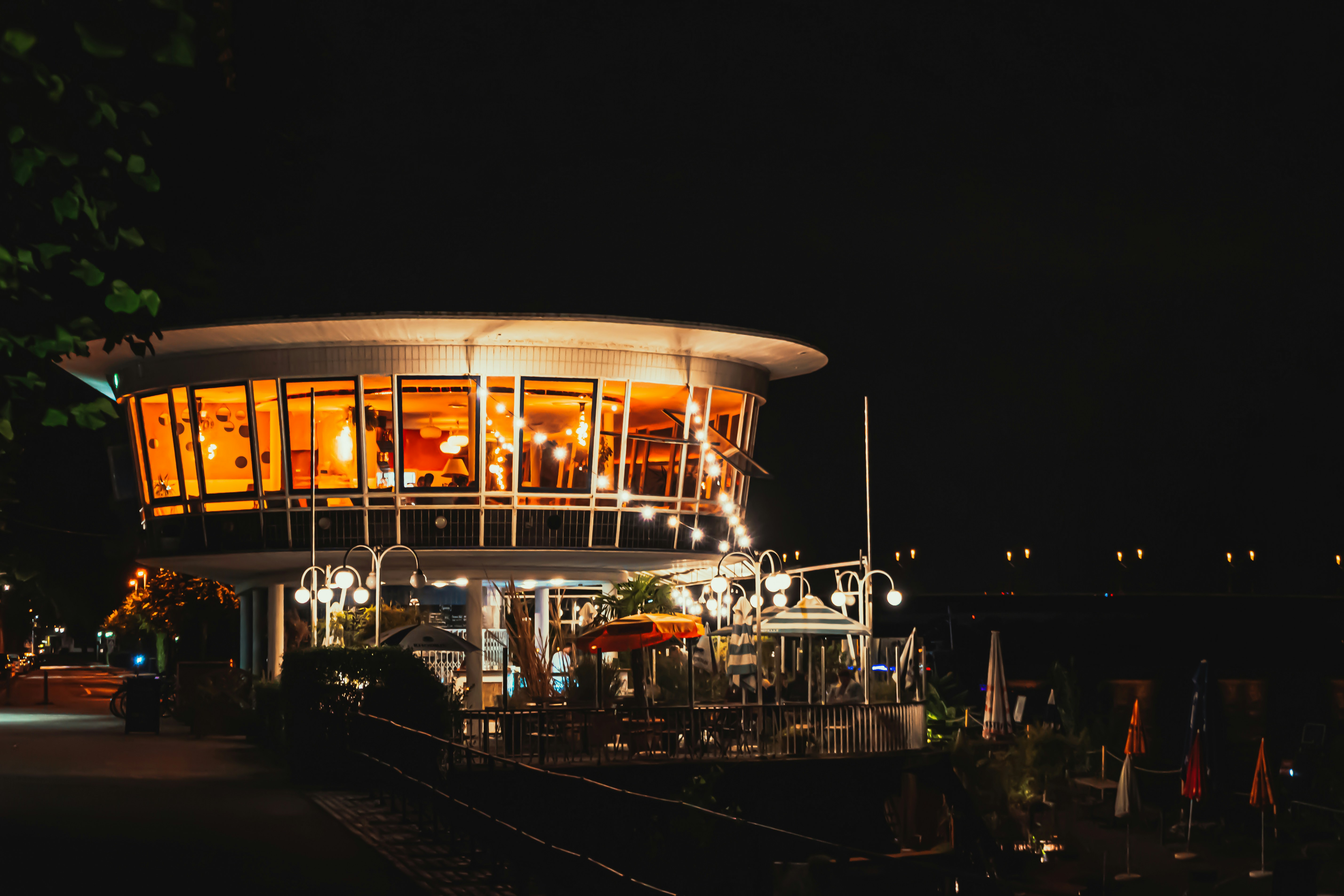 A restaurant on a boat | Source: Unsplash