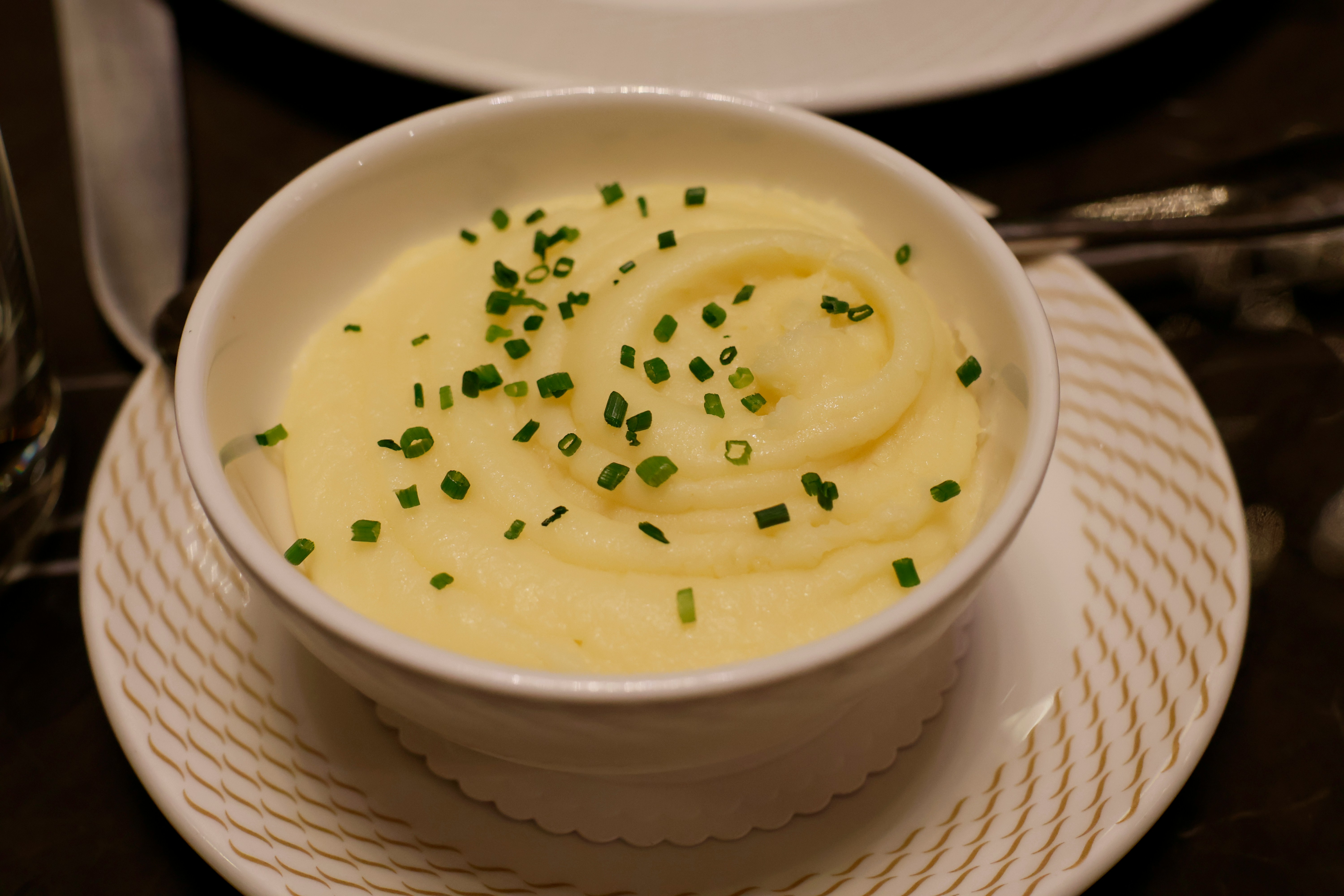 A bowl of mashed potatoes | Source: Unsplash