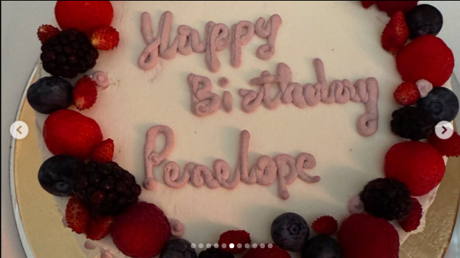 An up-close shot of Penelope Disick's birthday cake, dated July 2025 | Source: Instagram/kourtneykardash