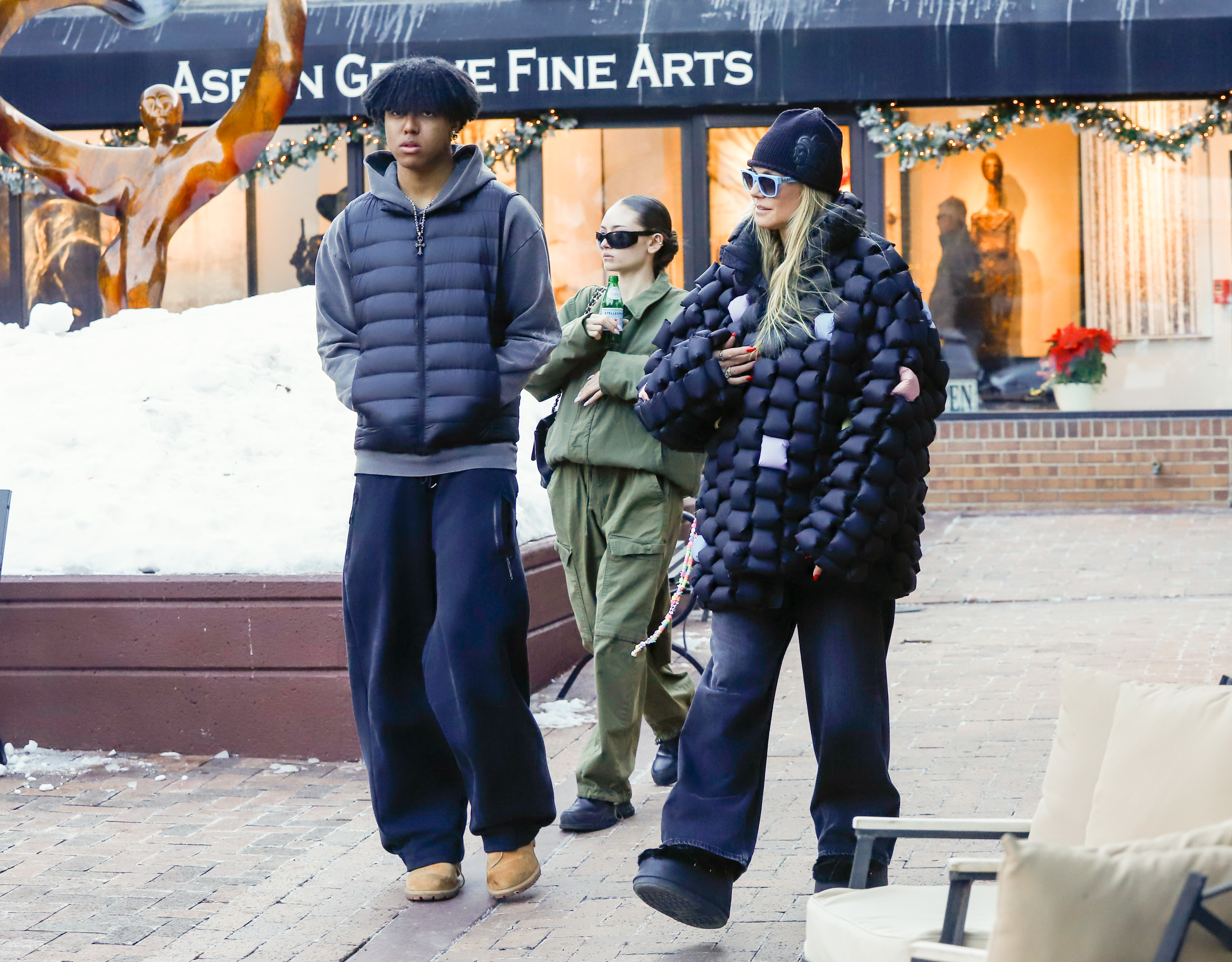 Johan Samuel, Leni Klum and Heidi Klum are seen on December 21, 2024 in Aspen, Colorado. | Source: Getty Images