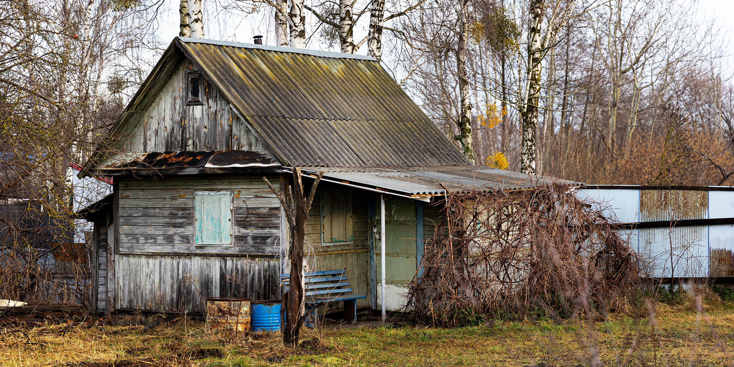 An old and abandoned house | Source: Freepik