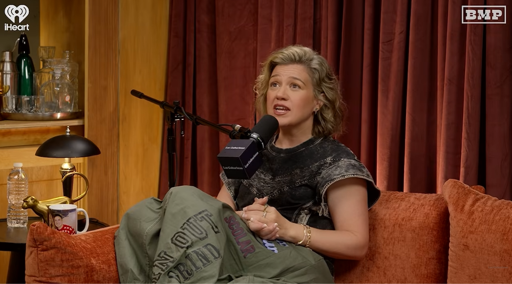 Kelly Clarkson during her appearance on "Las Culturistas" on September 30, 2026. | Source: YouTube/Las Culturistas