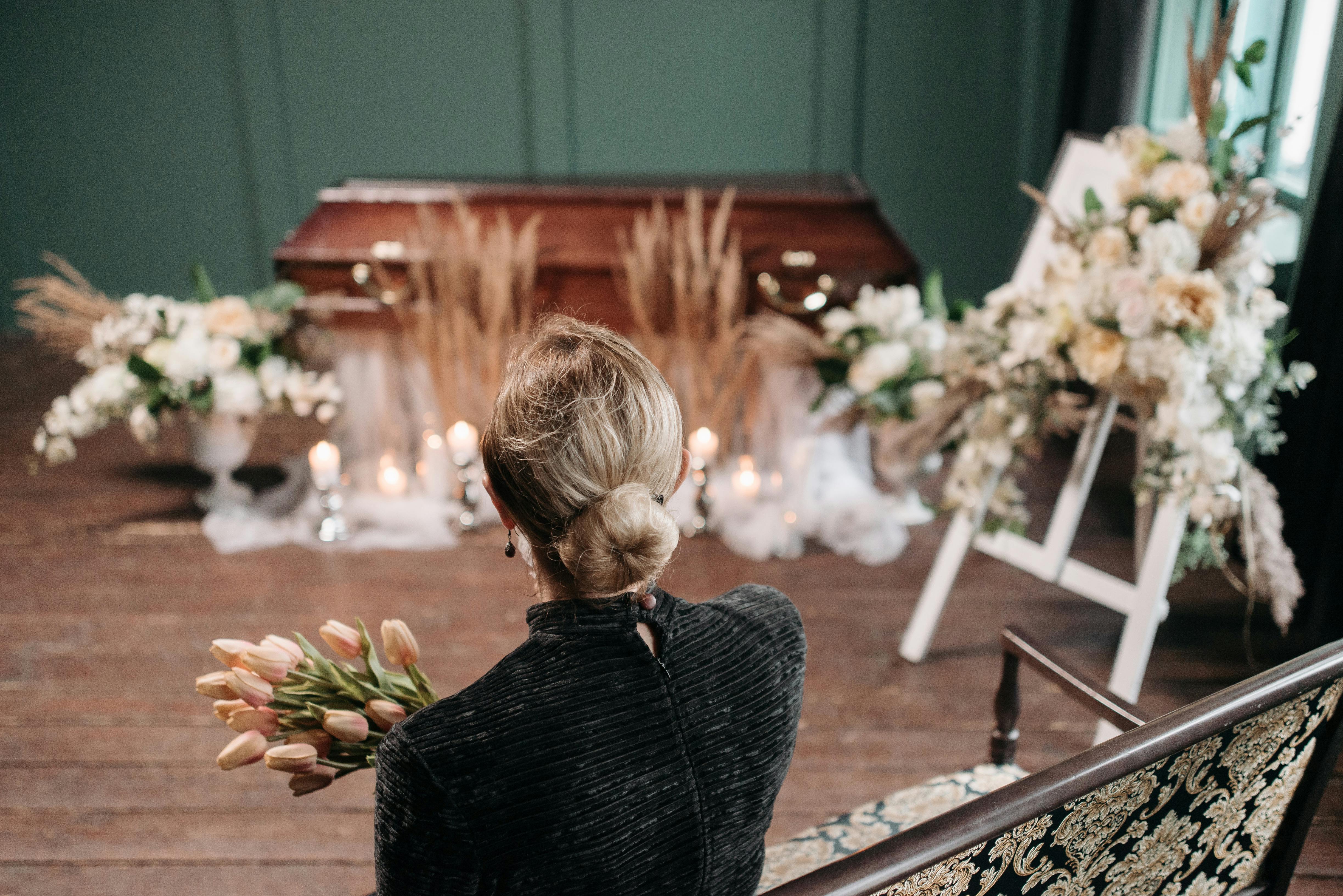 A woman sitting at a funeral | Source: Pexels