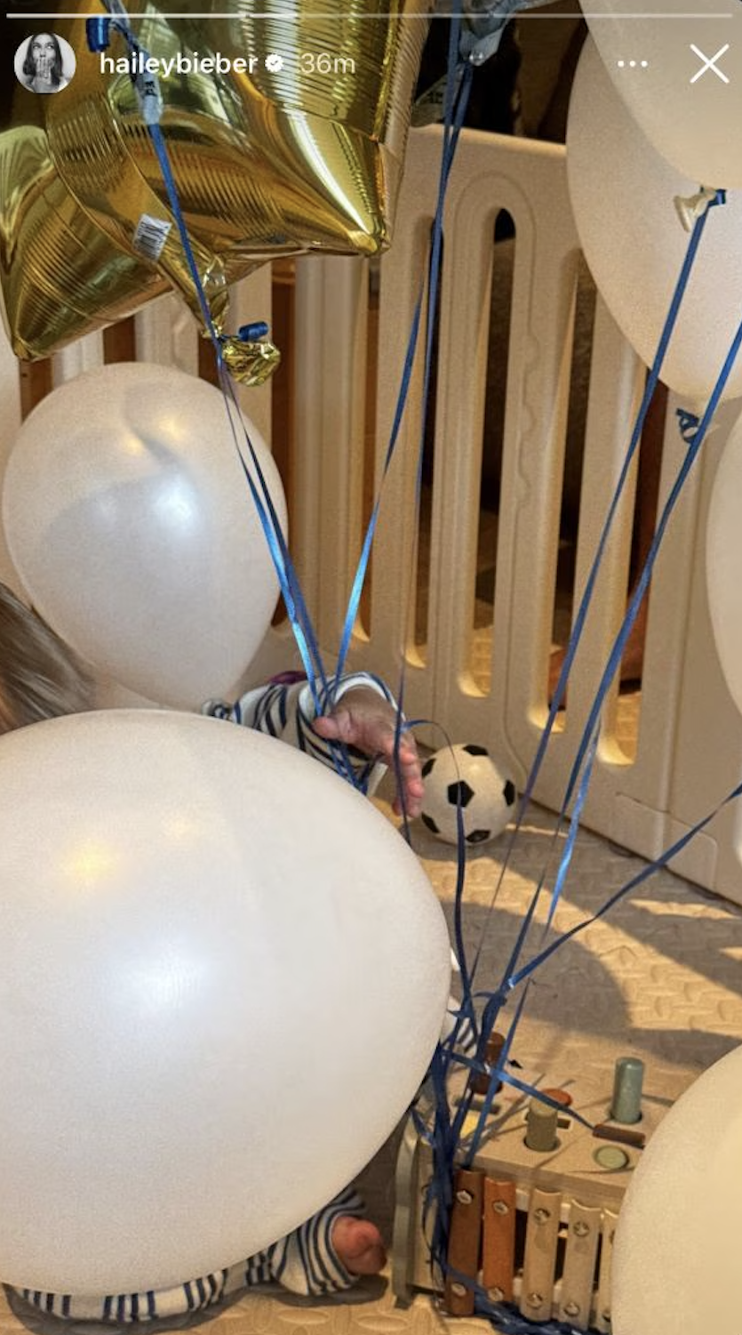Jack Bieber playing with balloons during his 1st birthday, posted on August 22, 2025. | Source: Instagram/haileybieber