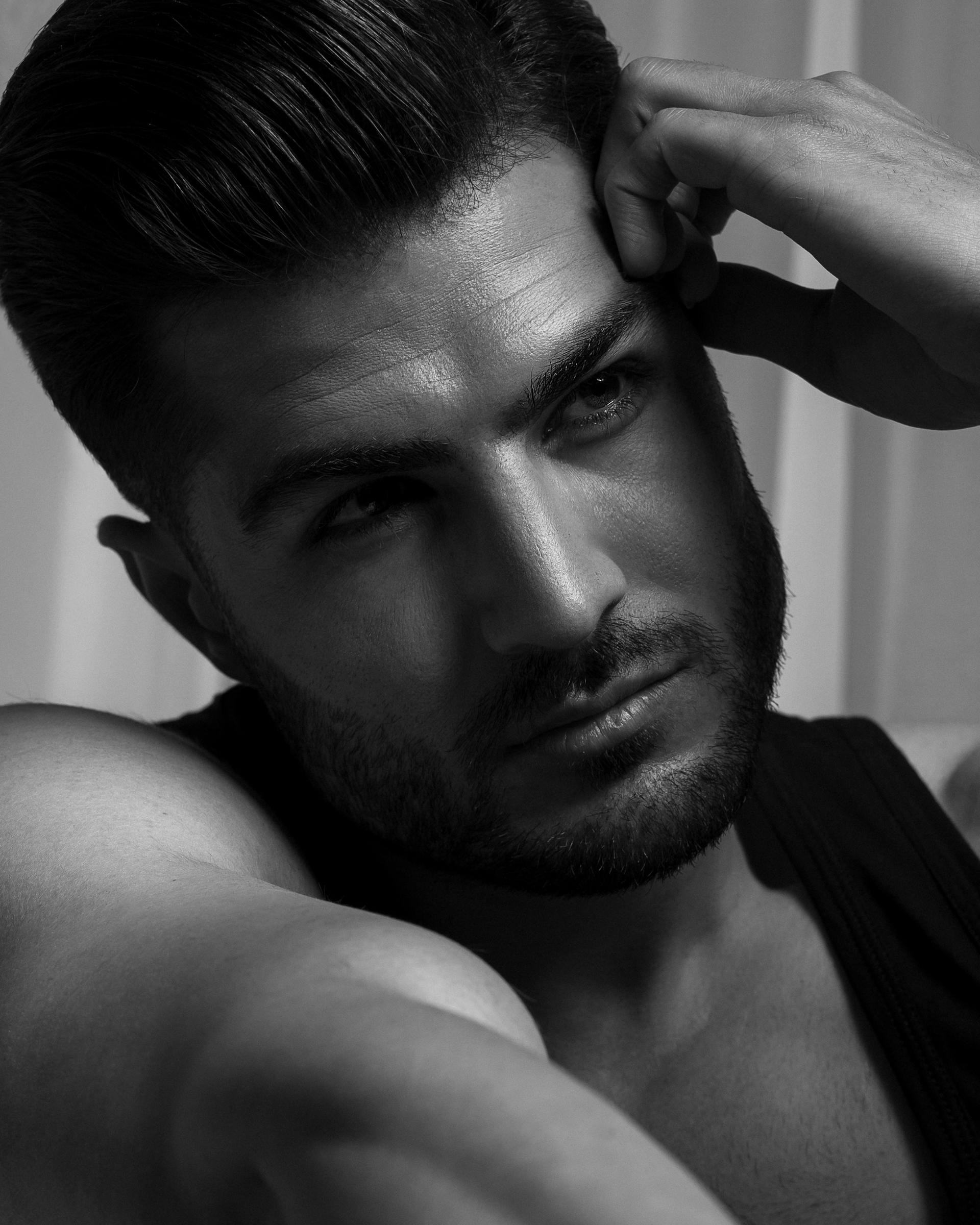 A thoughtful man | Source: Pexels