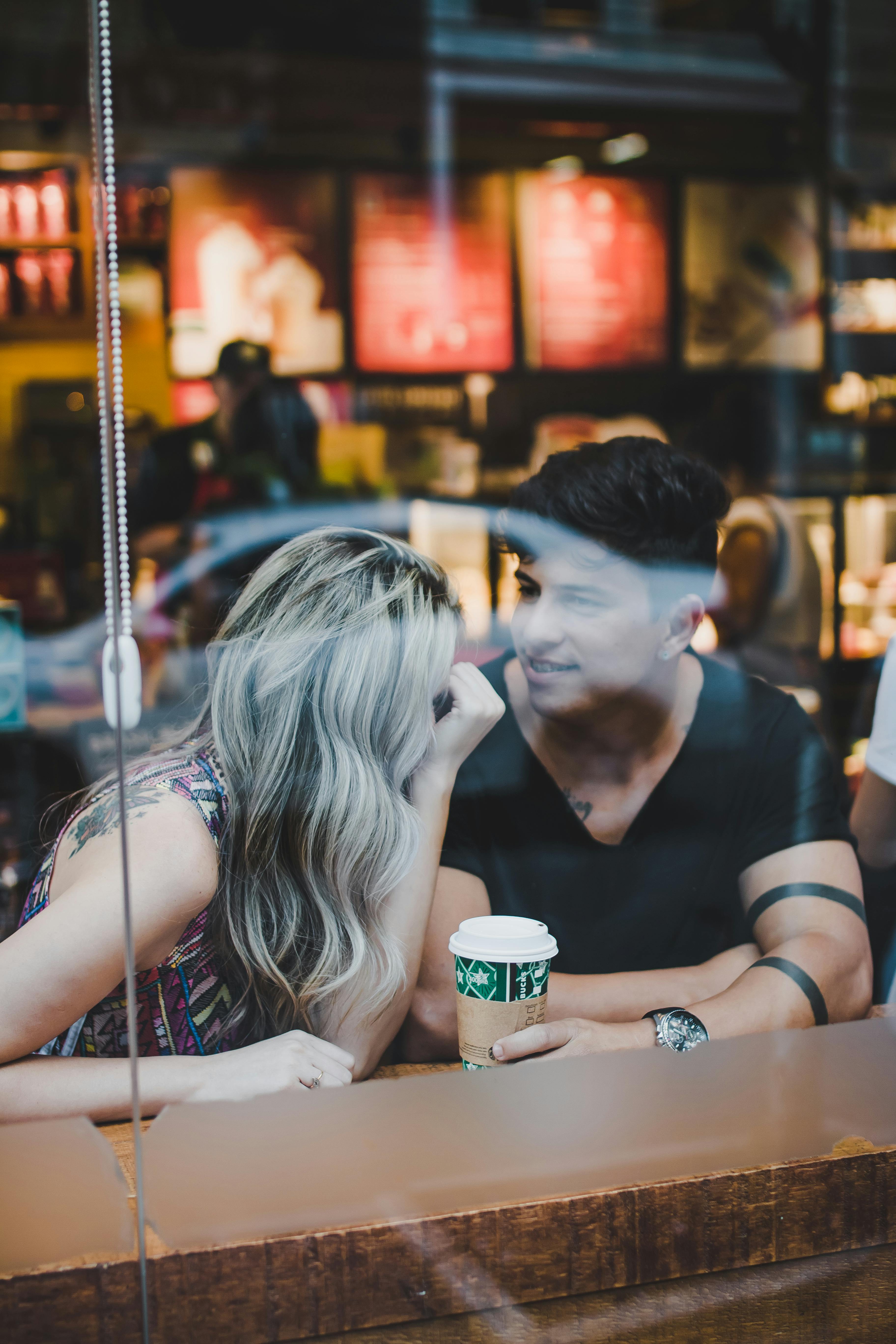 Couple on a coffee date | Source: Pexels