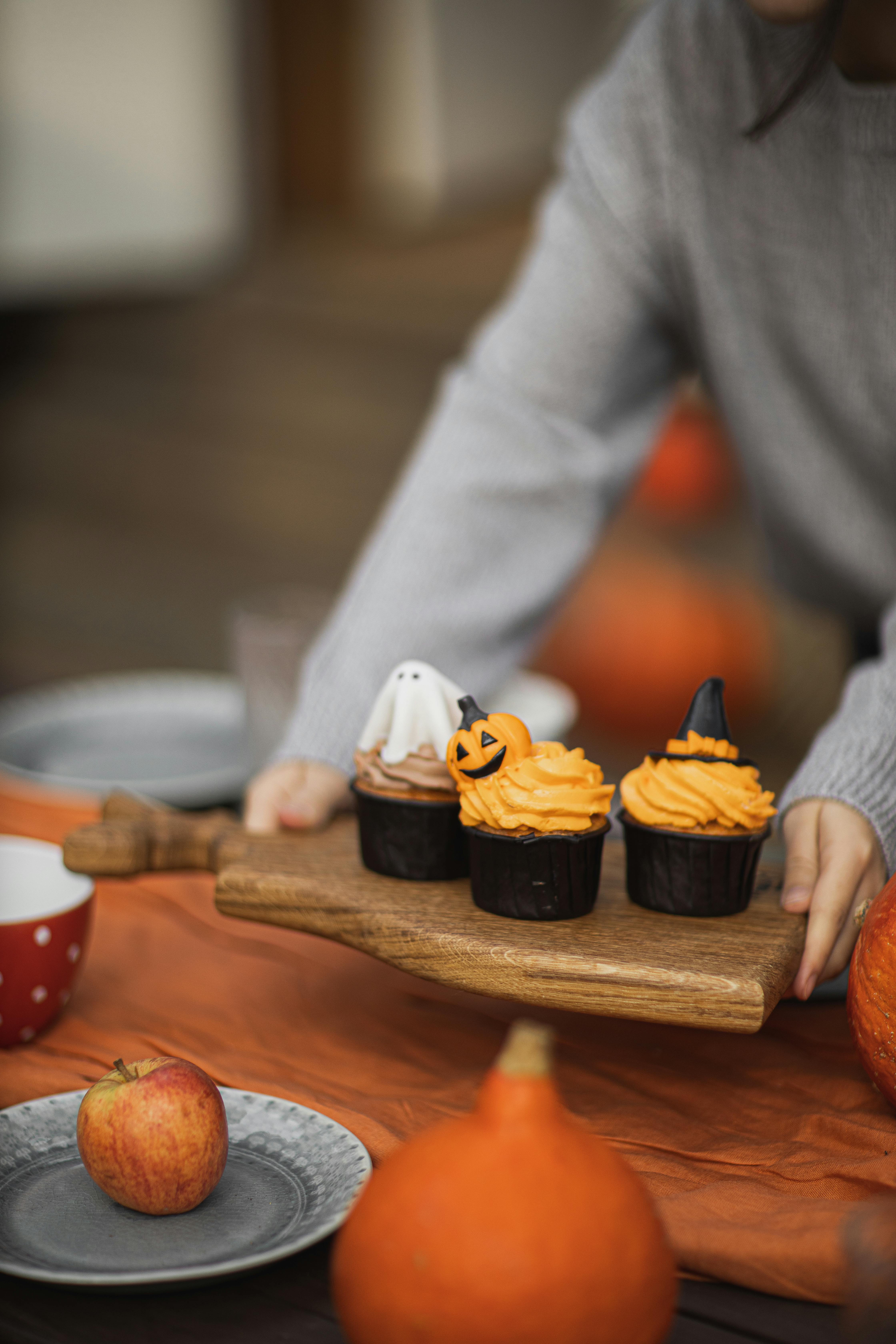 Halloween decorated cupcakes | Source: Pexels