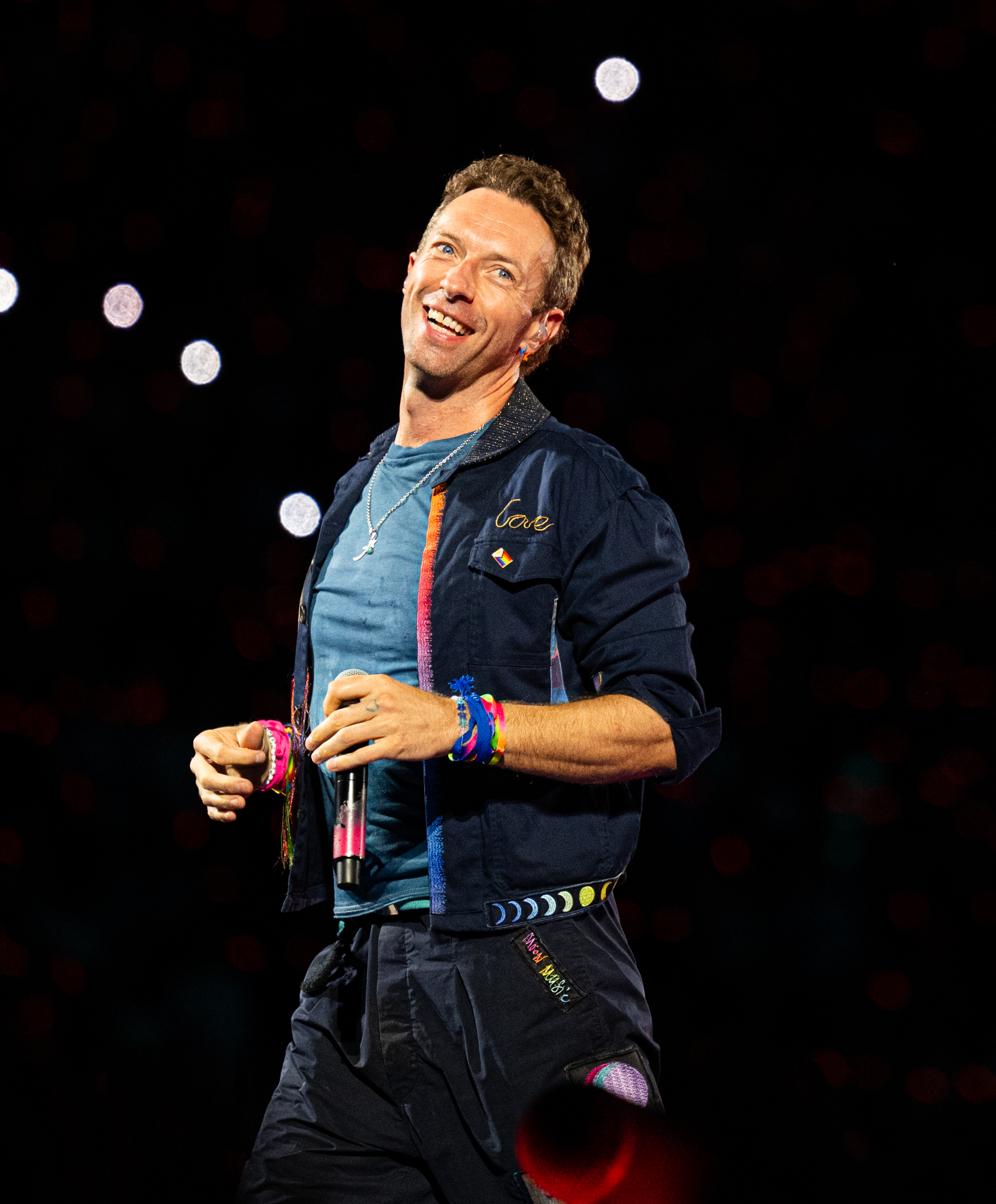 Chris Martin of Coldplay performs onstage during a concert at Wembley Stadium on August 22, 2025, in London, England. | Source: Getty Images
