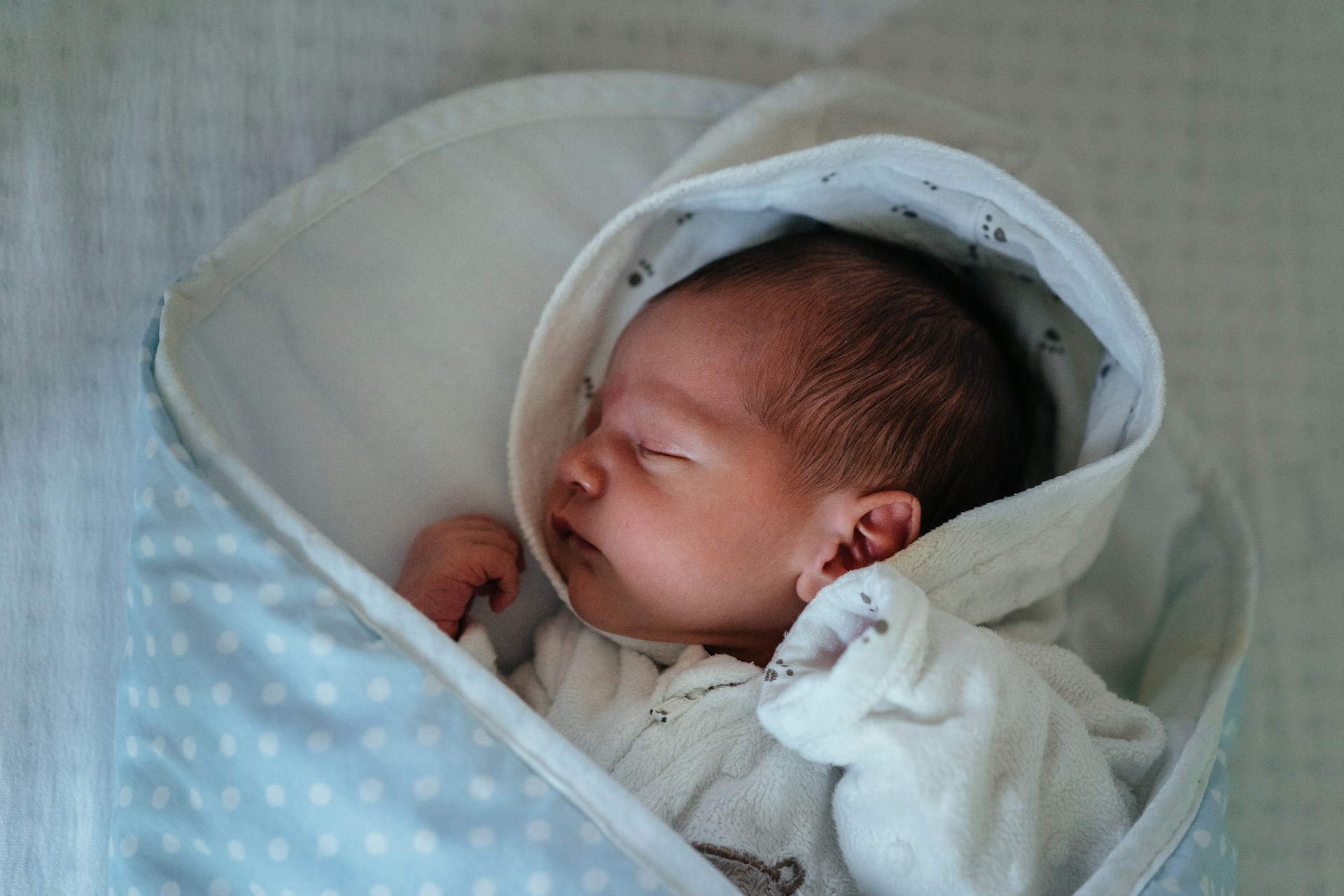 A newborn baby | Source: Unsplash