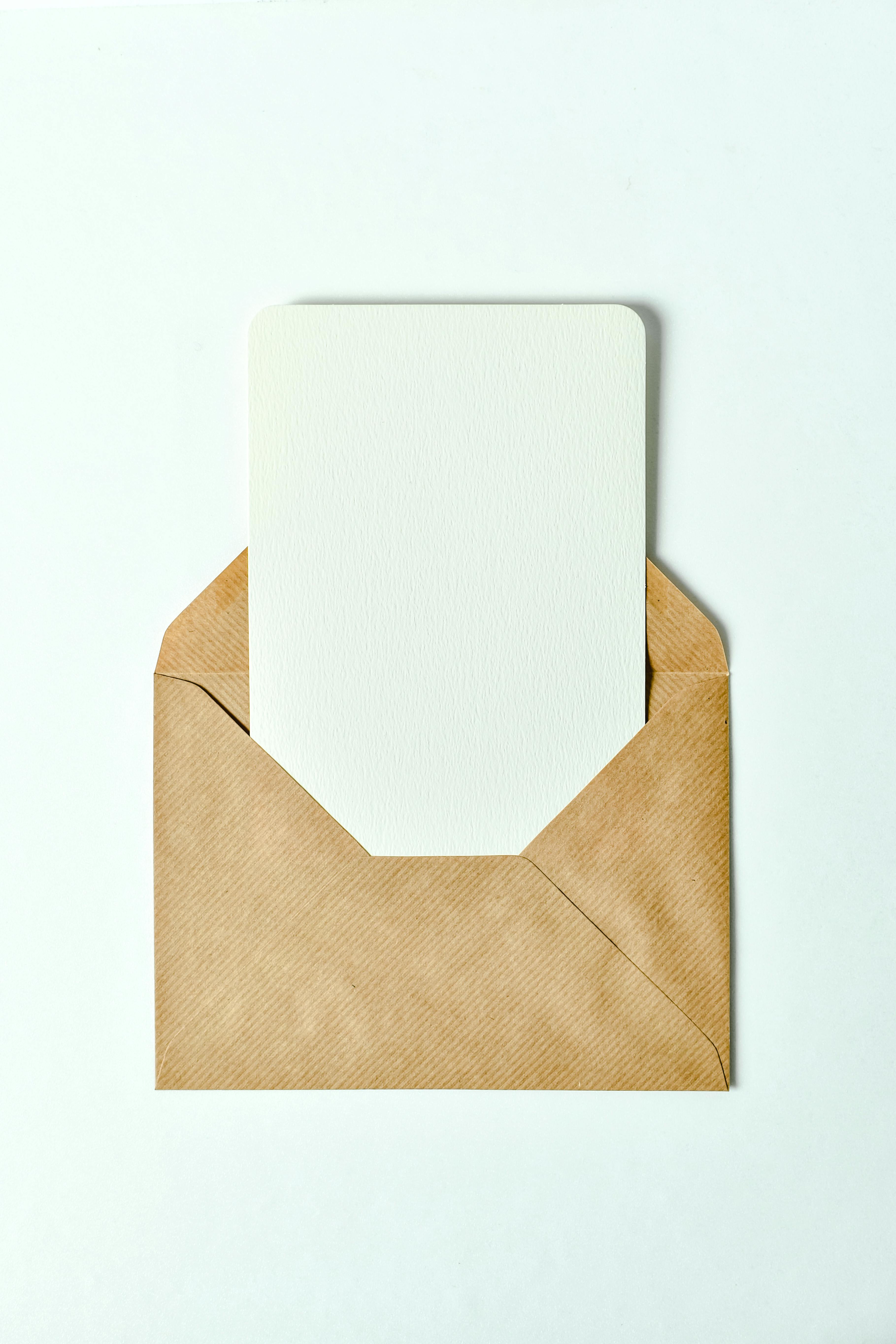An envelope on a table | Source: Pexels
