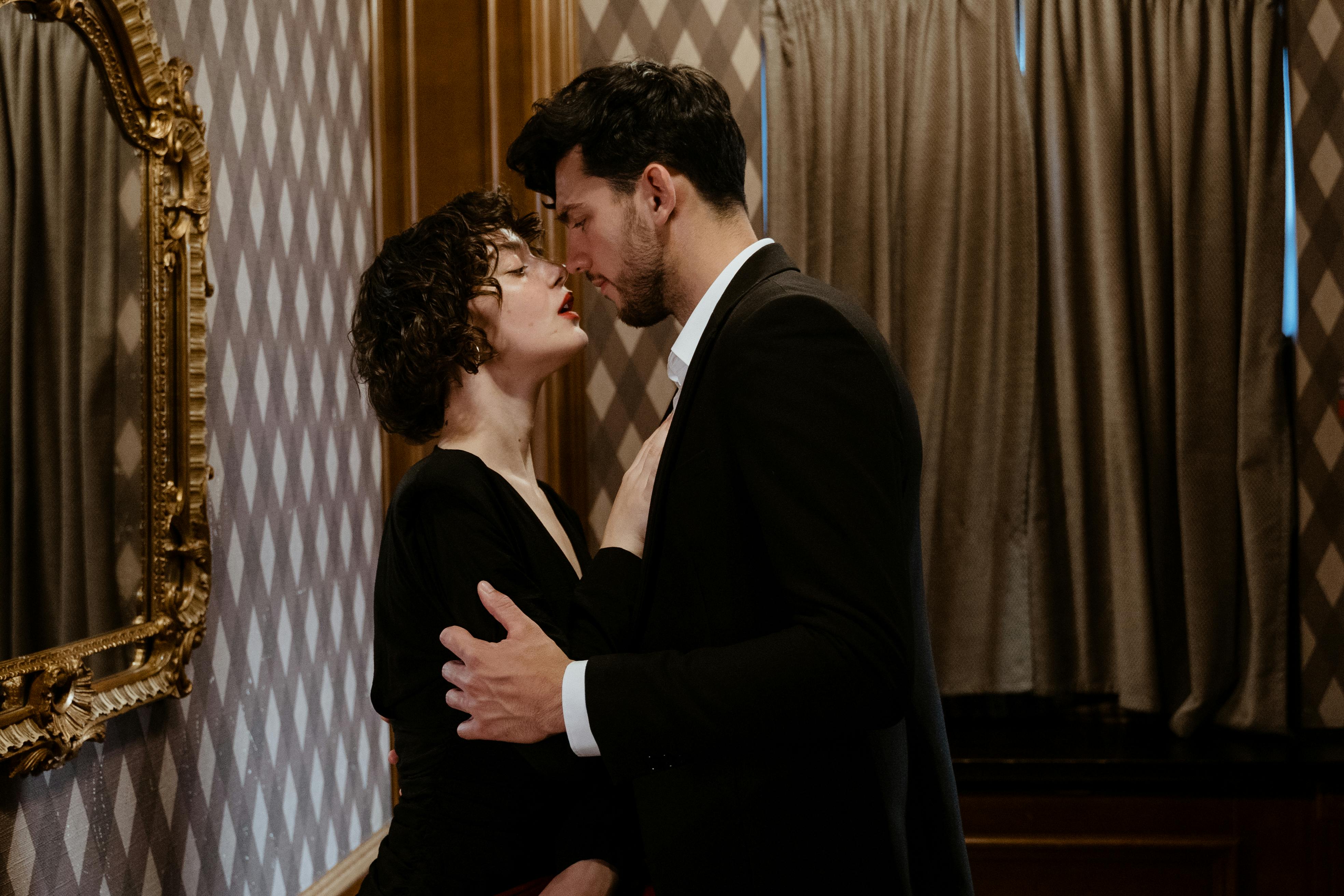 A couple looking at each other | Source: Pexels