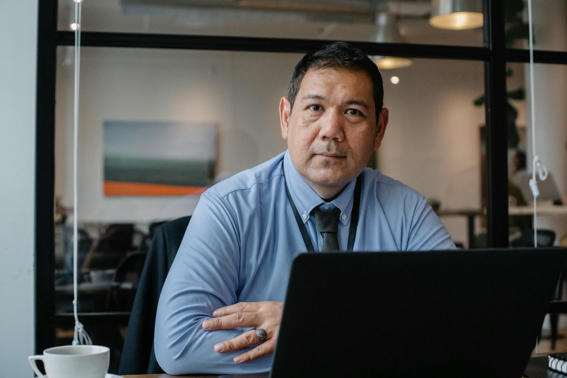 A man sitting in his office | Source: Pexels