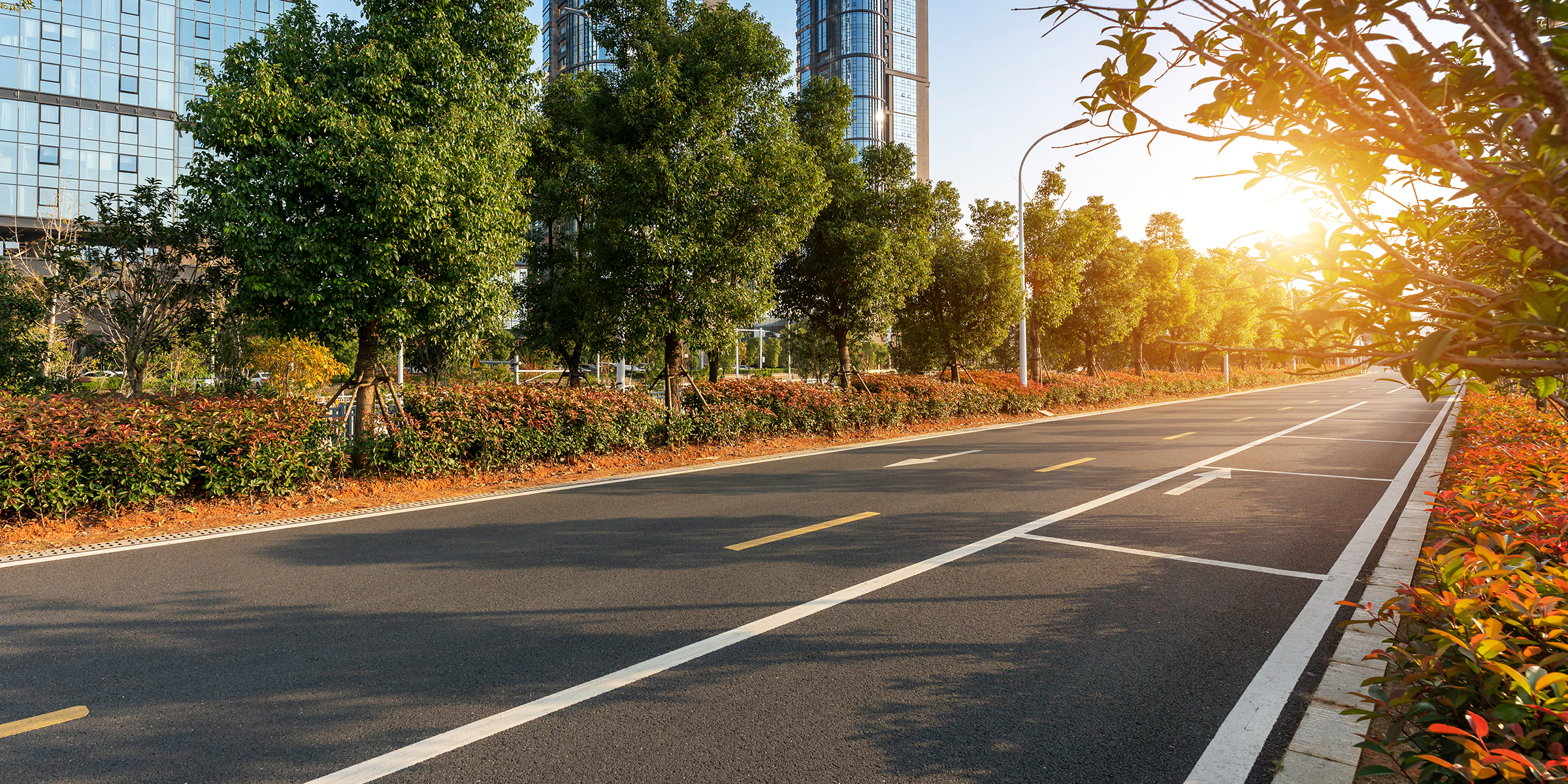 A road in the city | Source: Shutterstock