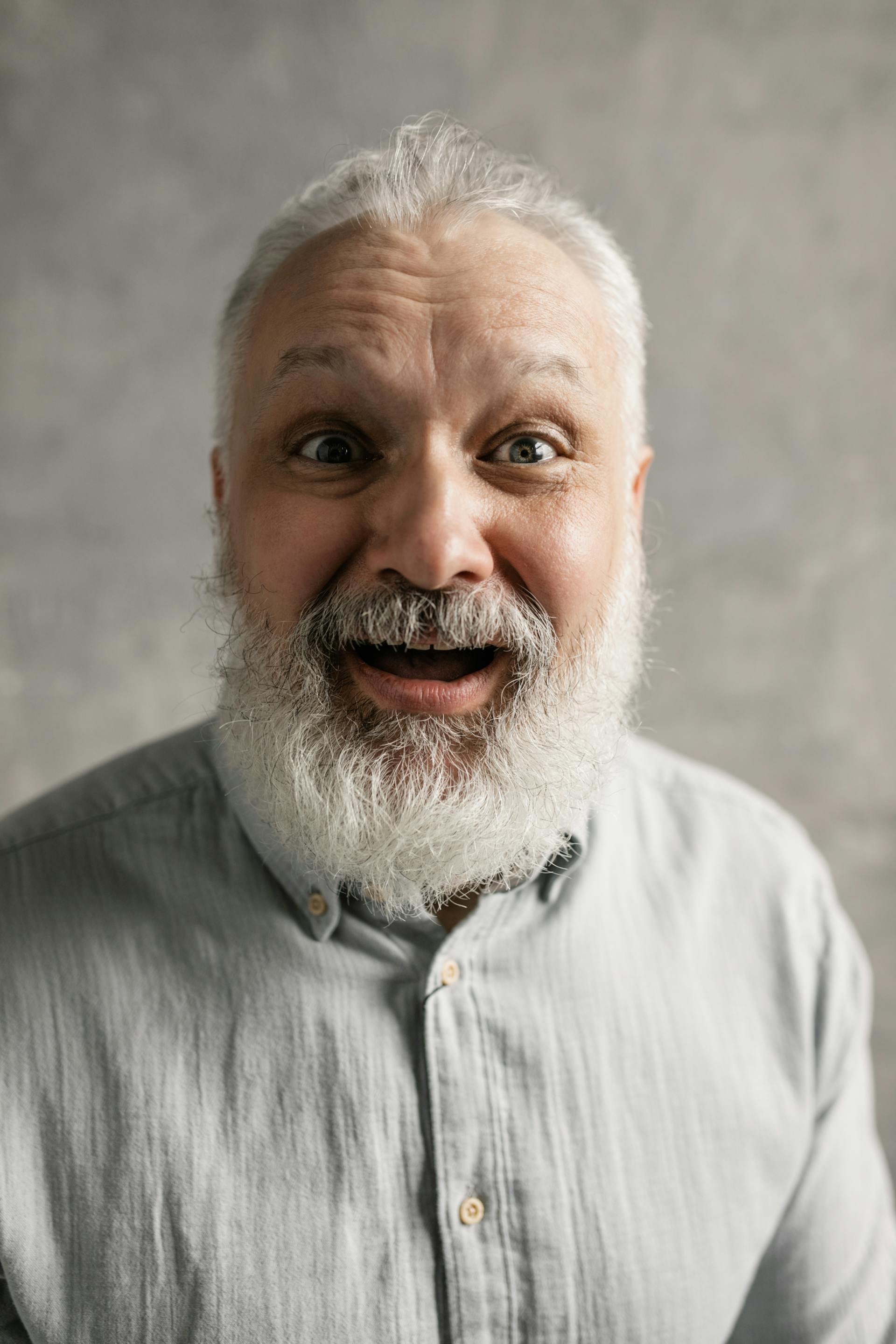 A man gasping in shock | Source: Pexels