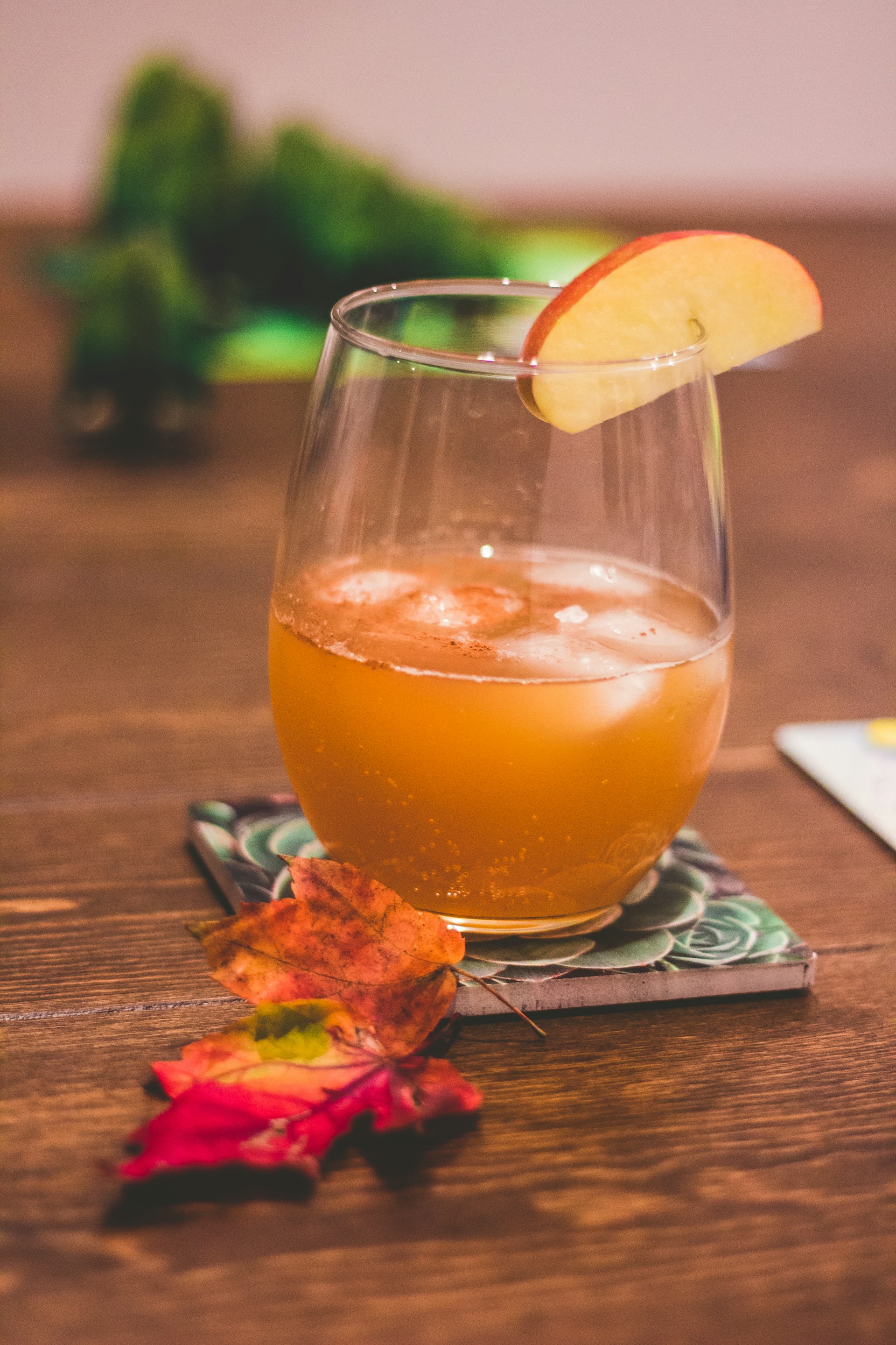 A glass of apple juice | Source: Unsplash
