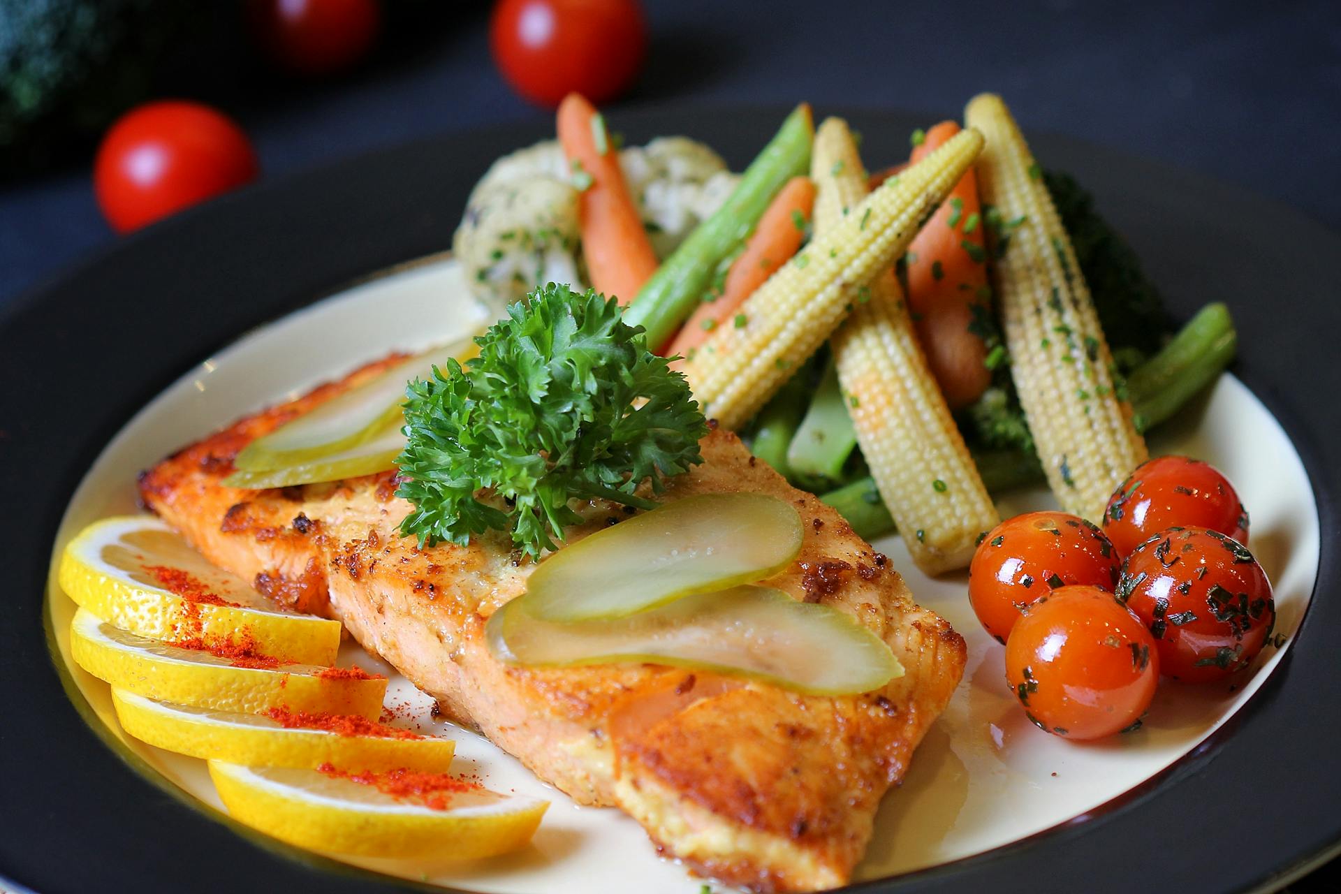 Fish with lemon and vegetables | Source: Pexels