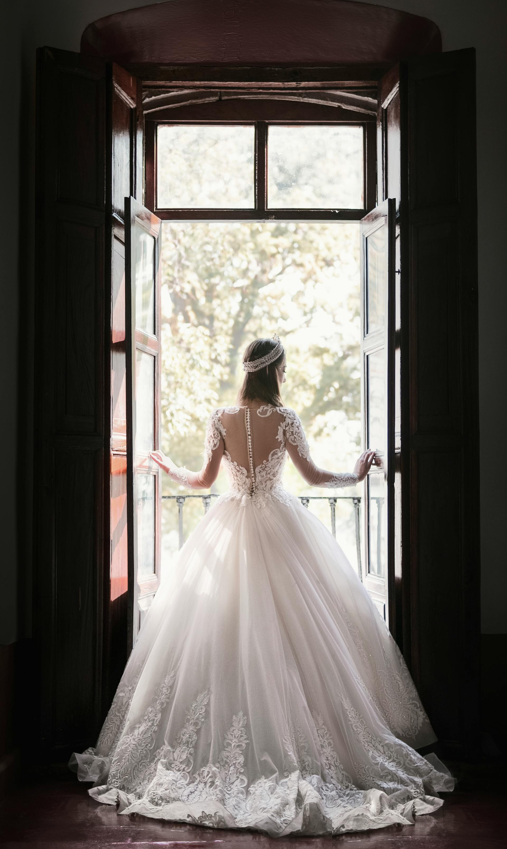 A woman wearing a stunning wedding gown | Source: Pexels