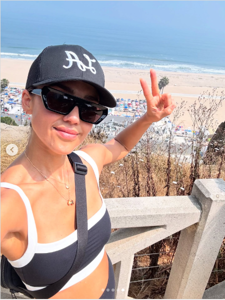 Actress Jessica Alba giving fans a glimpse into her workout routine from a post dated July 28, 2025 | Source: Instagram/jessicaalba