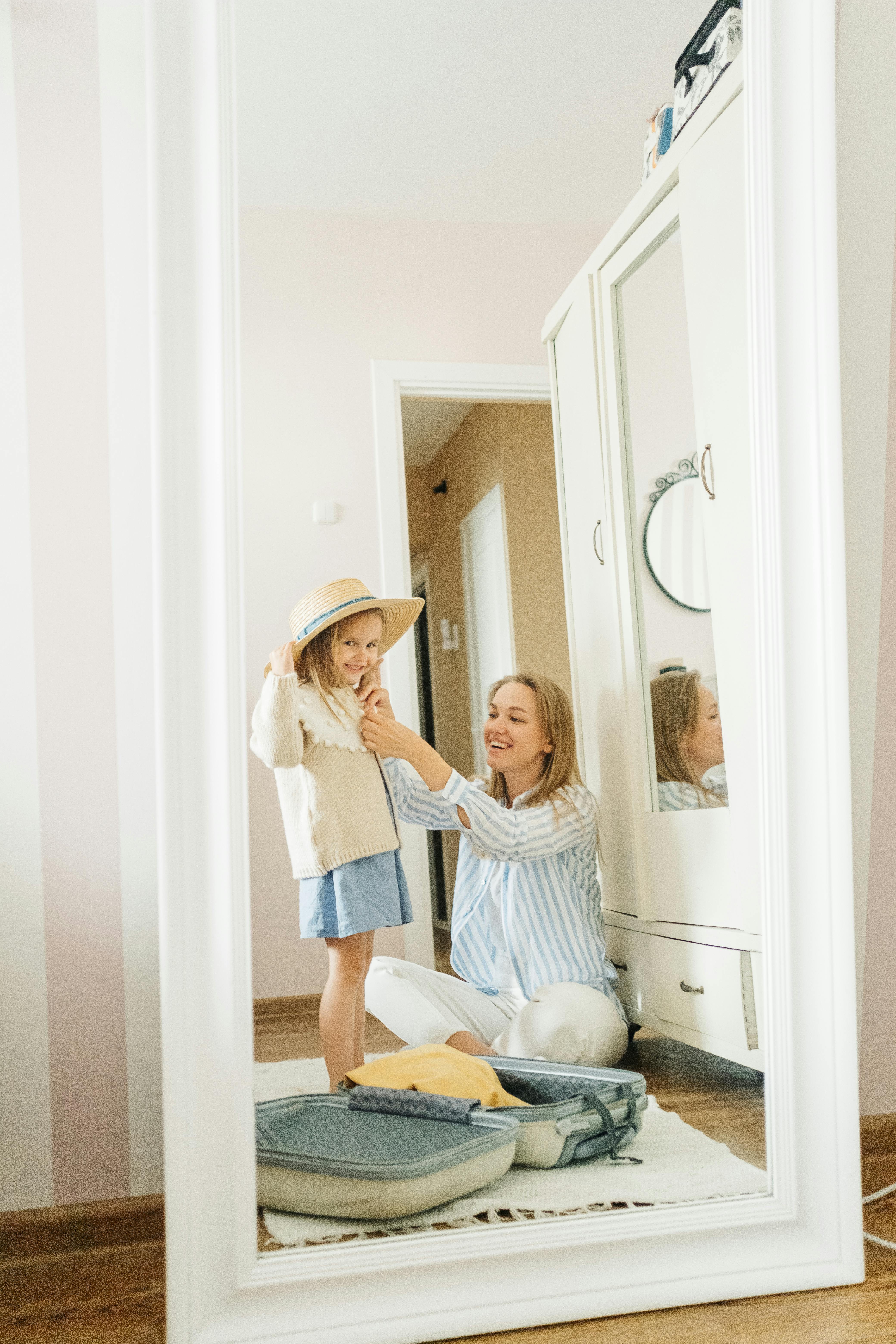 Mother bonding with her daughter | Source: Pexels