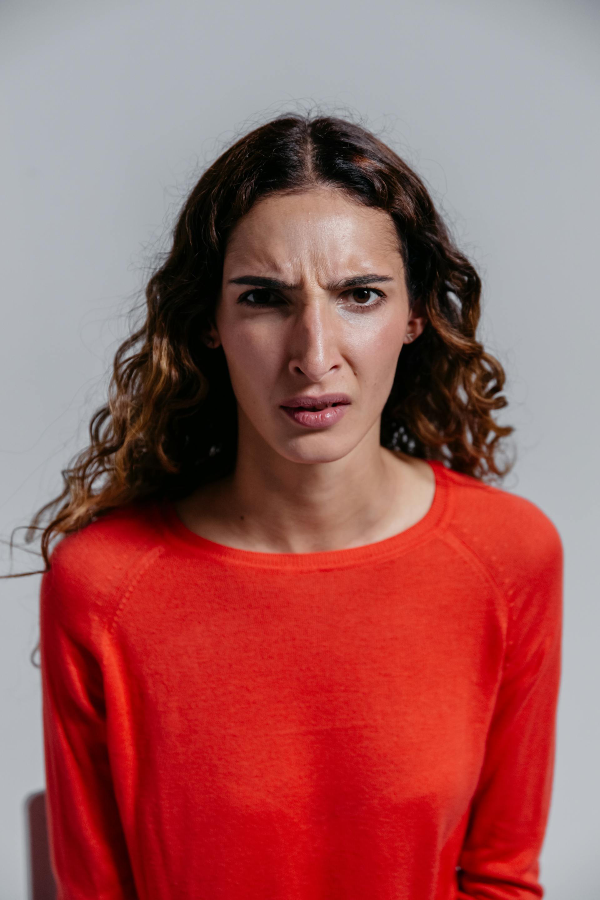 A furious woman glaring at someone | Source: Pexels