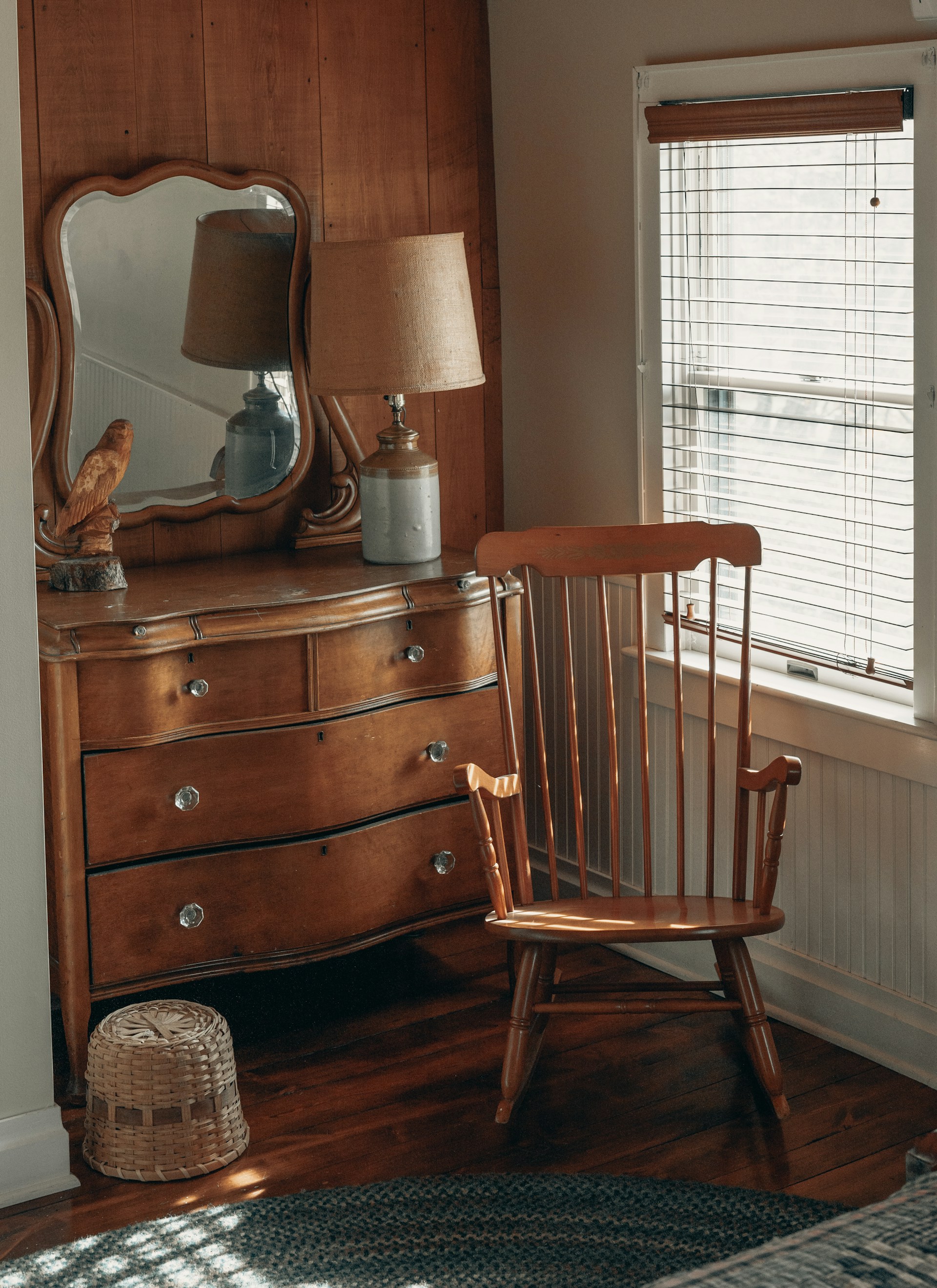 A dresser with drawers | Source: Unsplash