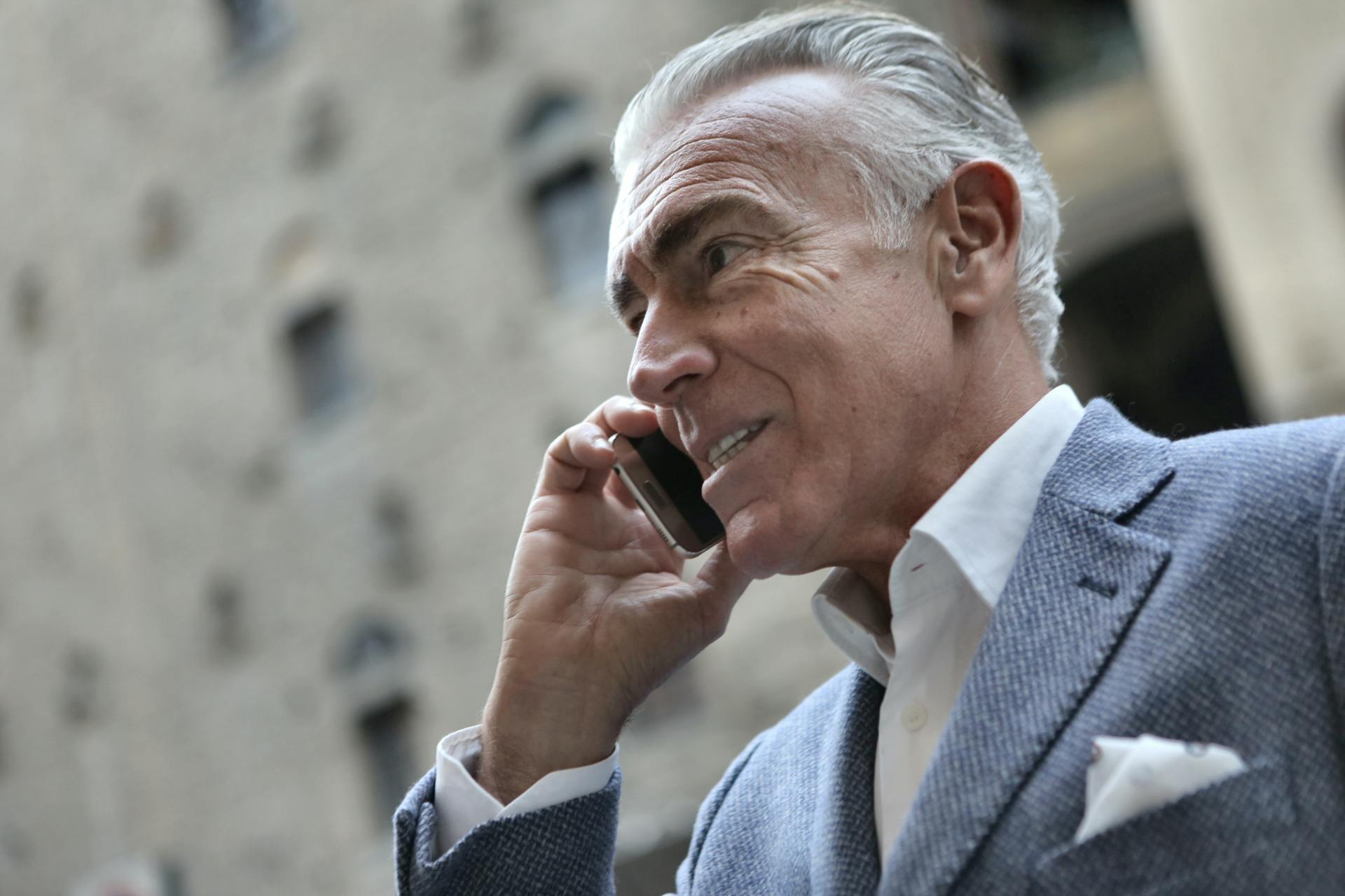 A man talking on the phone | Source: Pexels