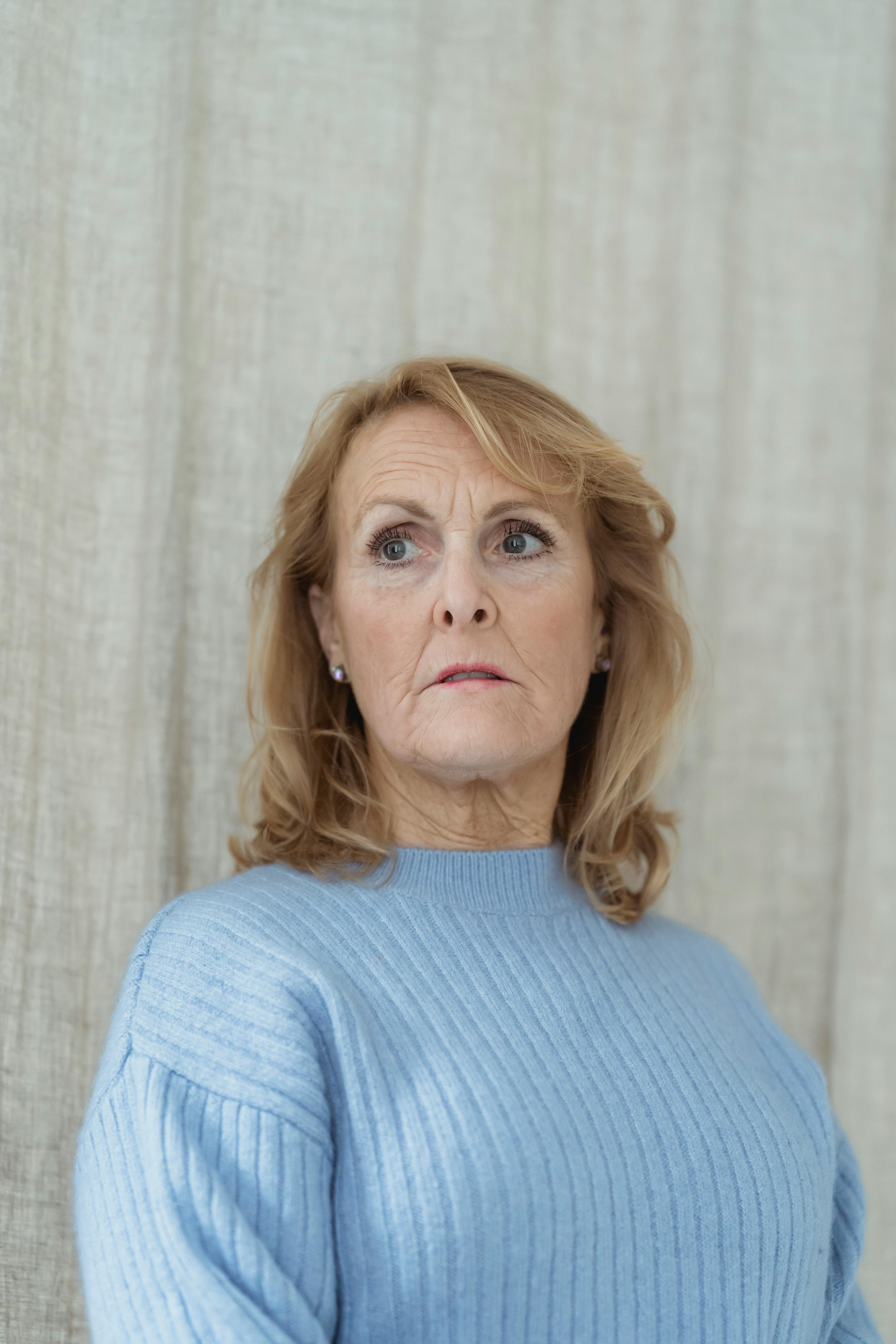 A suspicious woman | Source: Pexels