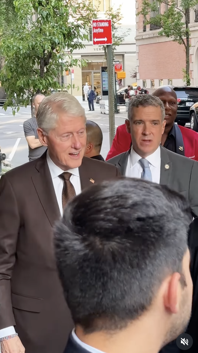 Former President Bill Clinton greeting fans in New York, posted on June 6, 2025 | Source: Instagram/evgrafievaelena