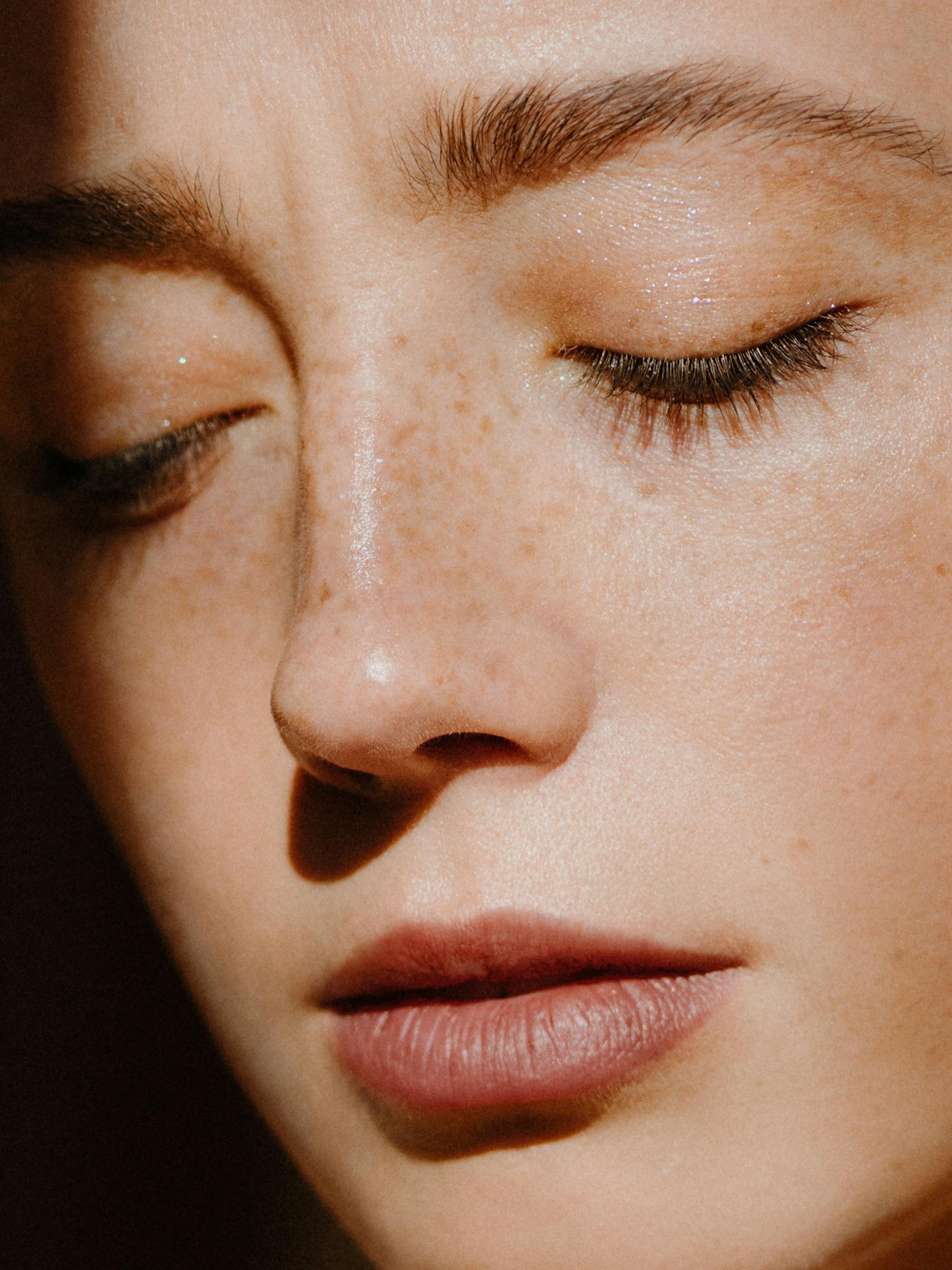 A pensive woman | Source: Pexels