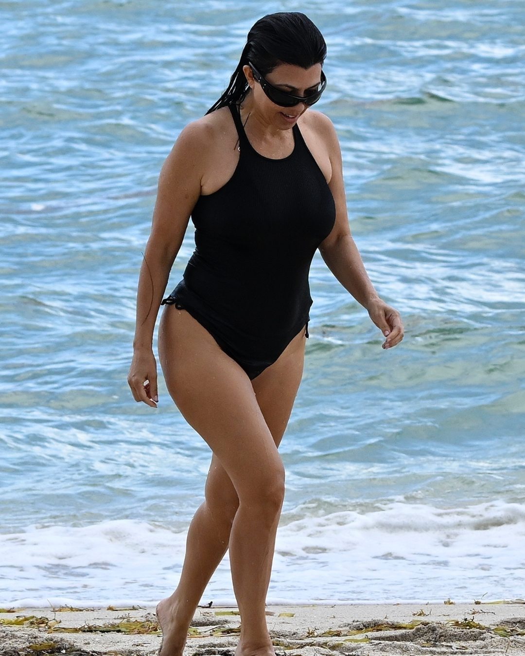 Kourtney Kardashion is seen at the beach in Miami on Wednesday, August 27, 2025. | Source: Instagram/pagesix