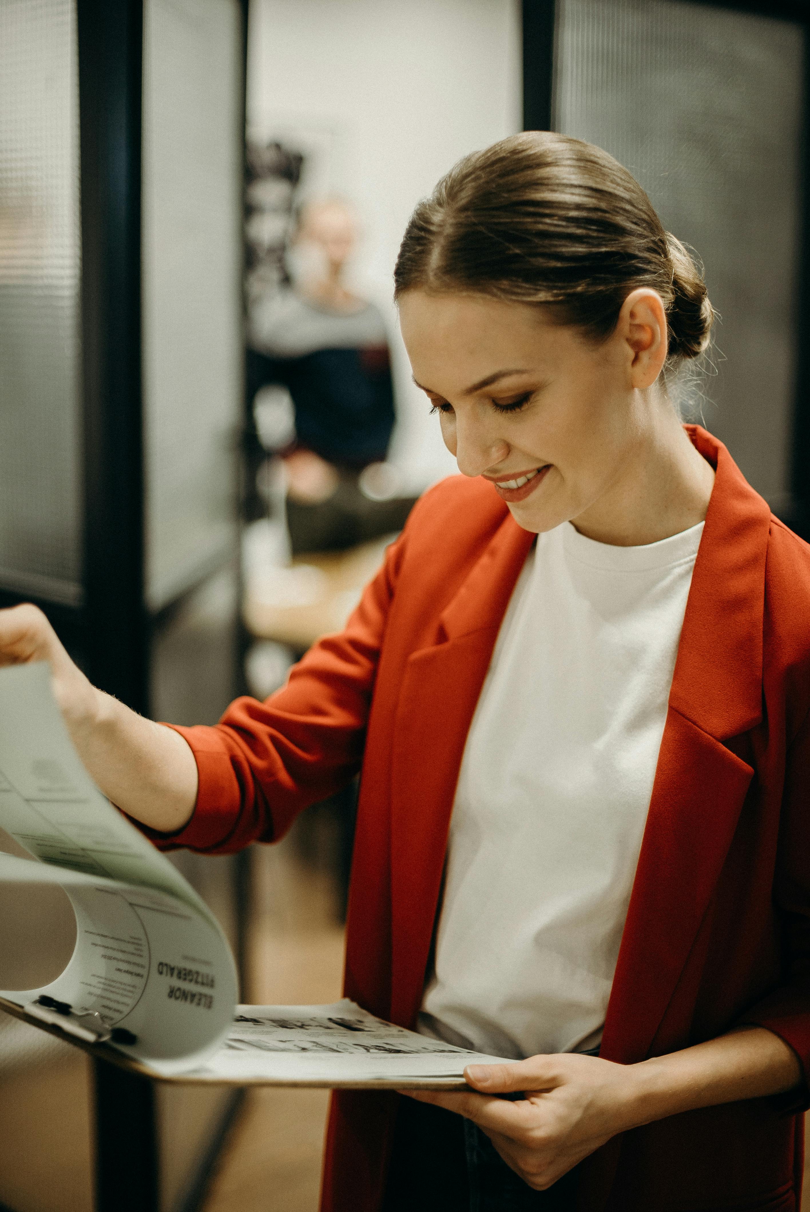 A planner holding a clipboard | Source: Pexels