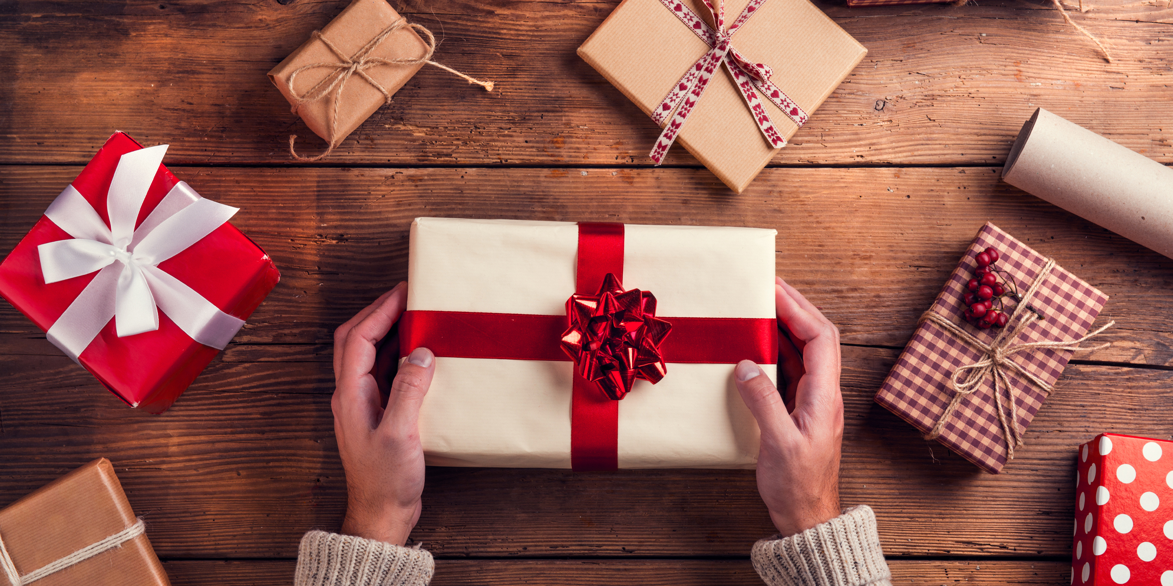Someone holding a gift | Source: Shutterstock