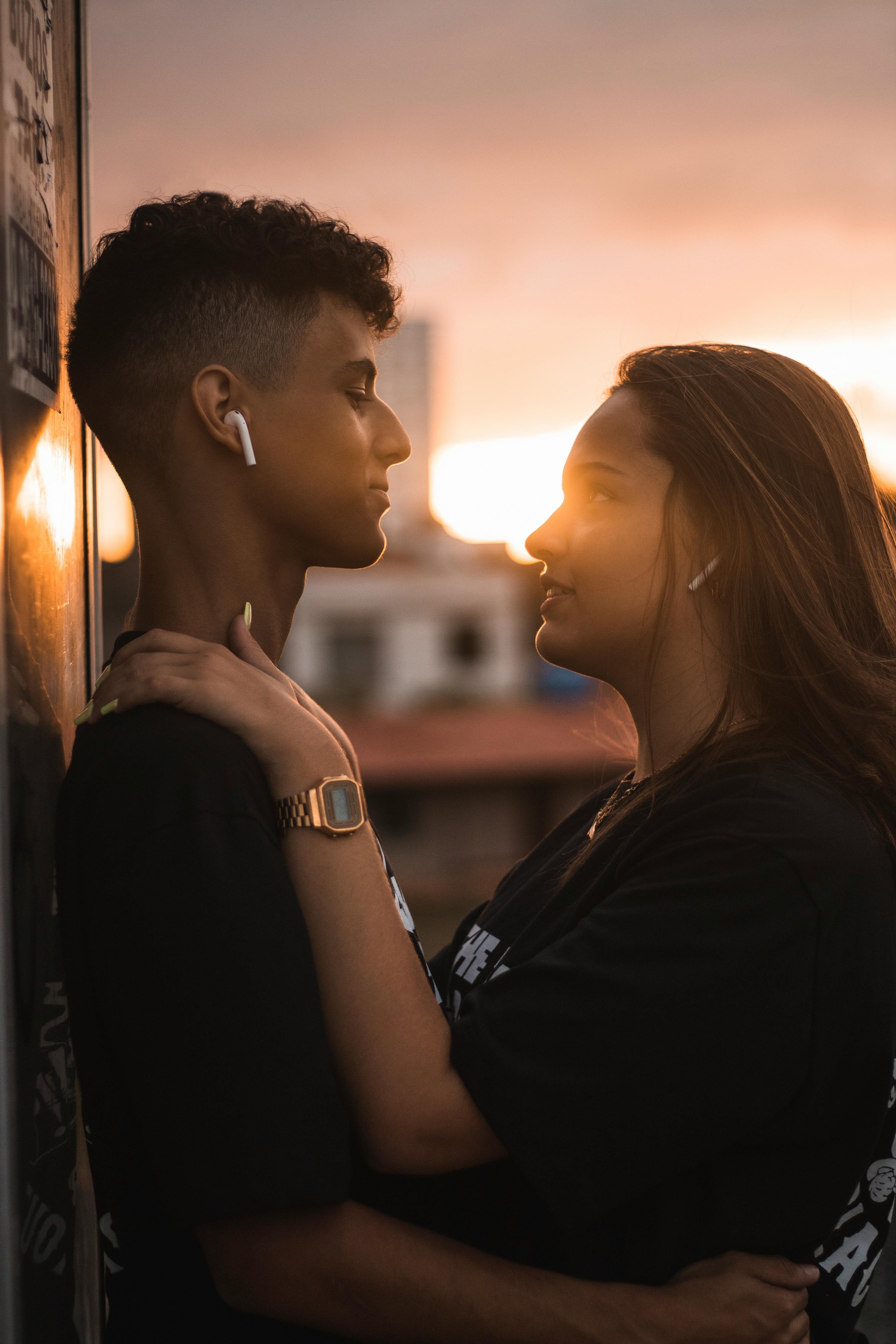 A couple looking into each other's eyes | Source: Pexels
