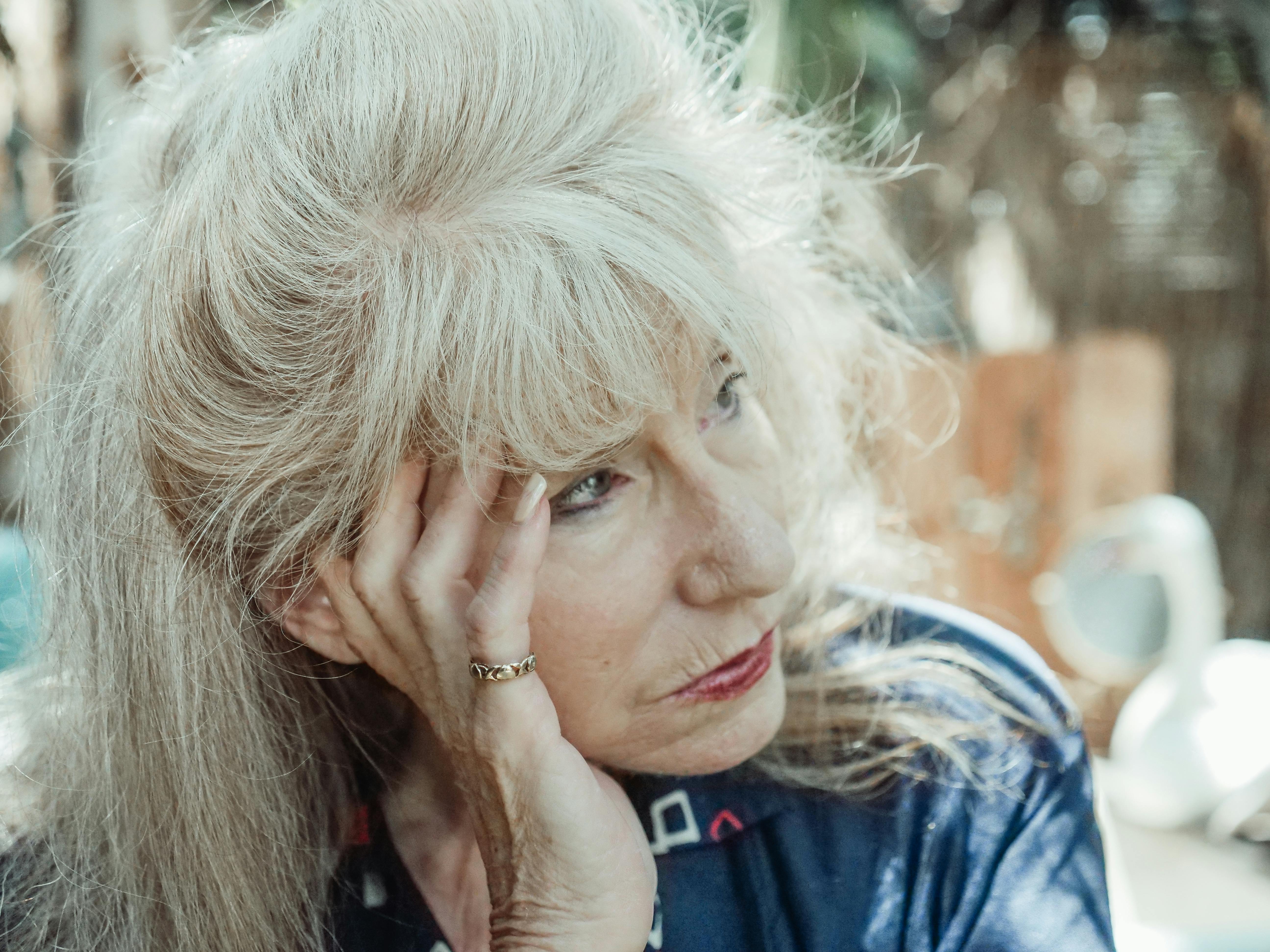 An upset old woman | Source: Pexels
