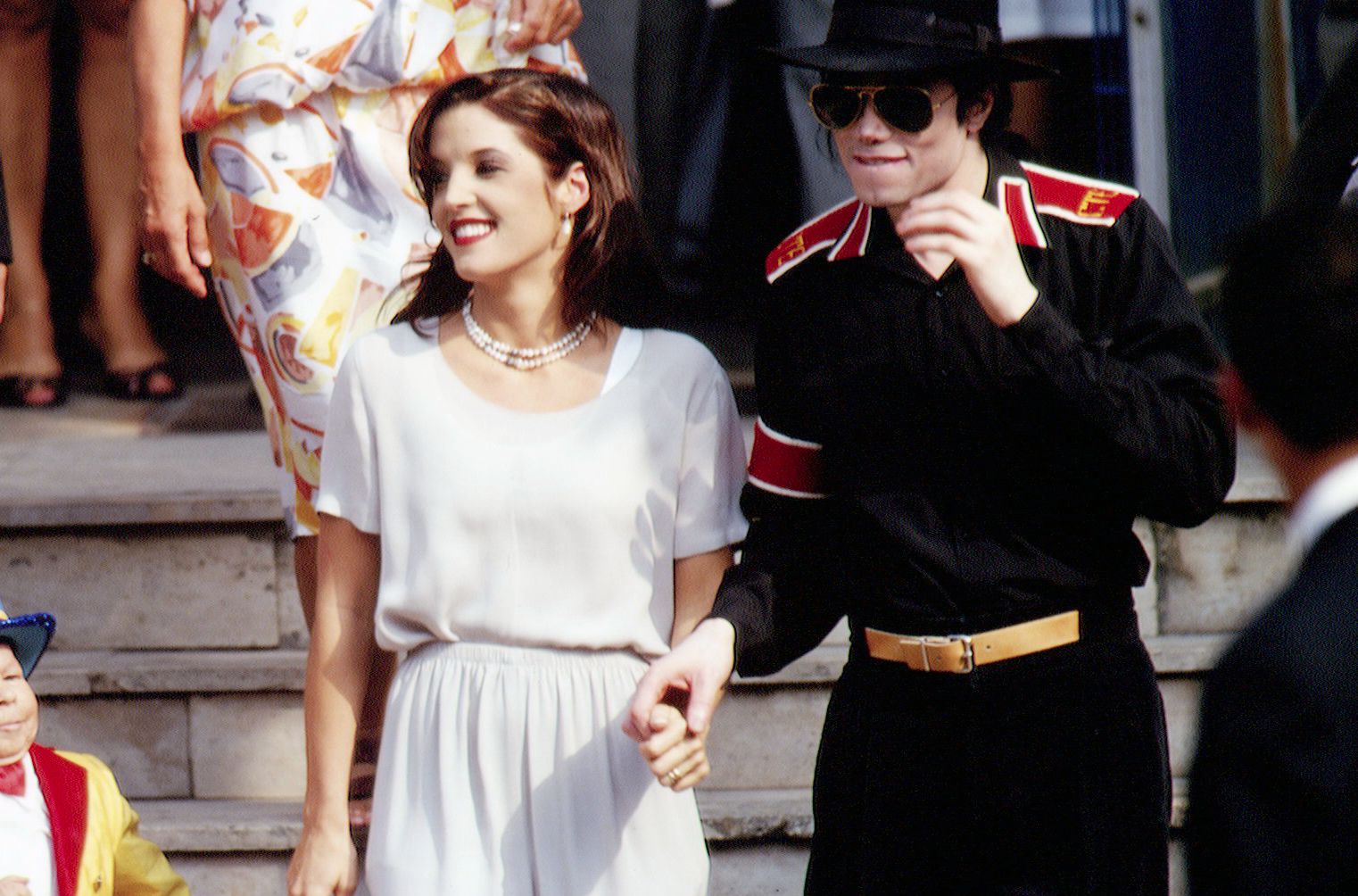 Lisa Marie Presley and Michael Jackson circa 1994. | Source: Getty Images