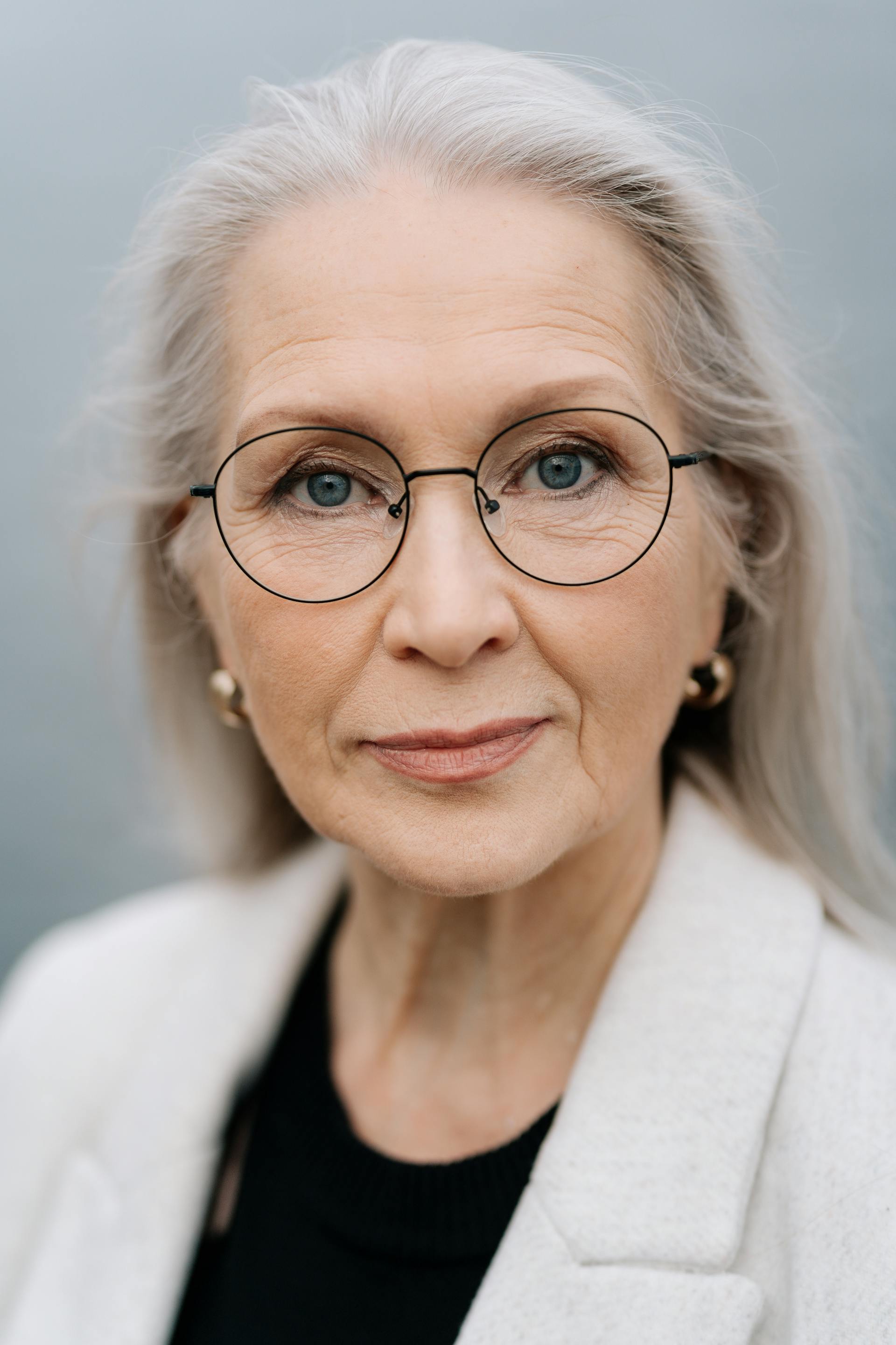 A senior woman looking angry and serious | Source: Pexels