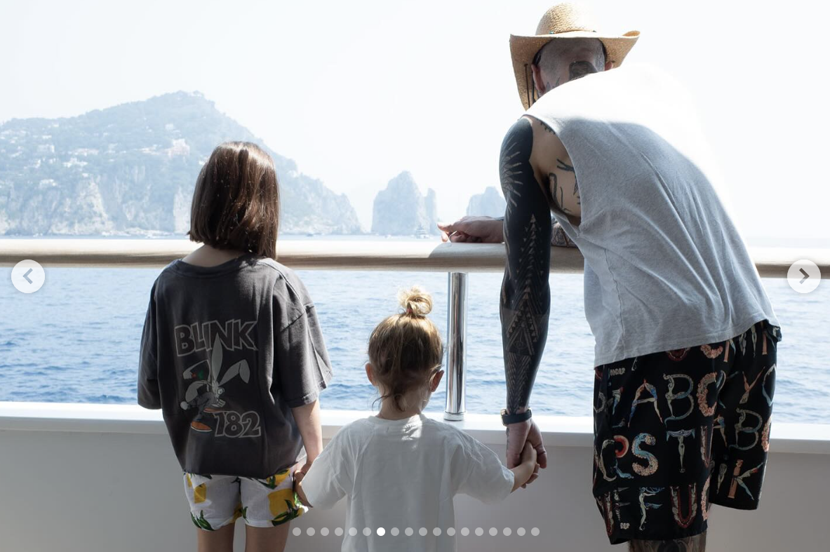 Adam Levine with his kids while cruising on a boat, posted on June 19, 2025 | Source: Instagram/behatiprinsloo