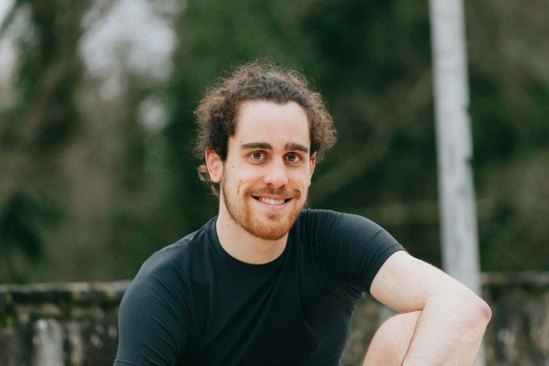 A man smiling | Source: Pexels