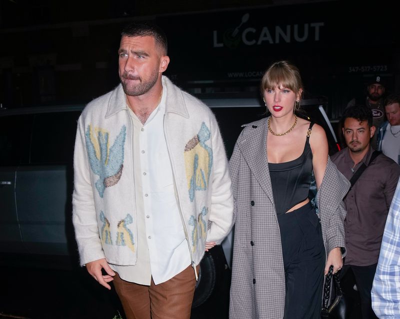 Travis Kelce and Taylor Swift | Source: Getty Images