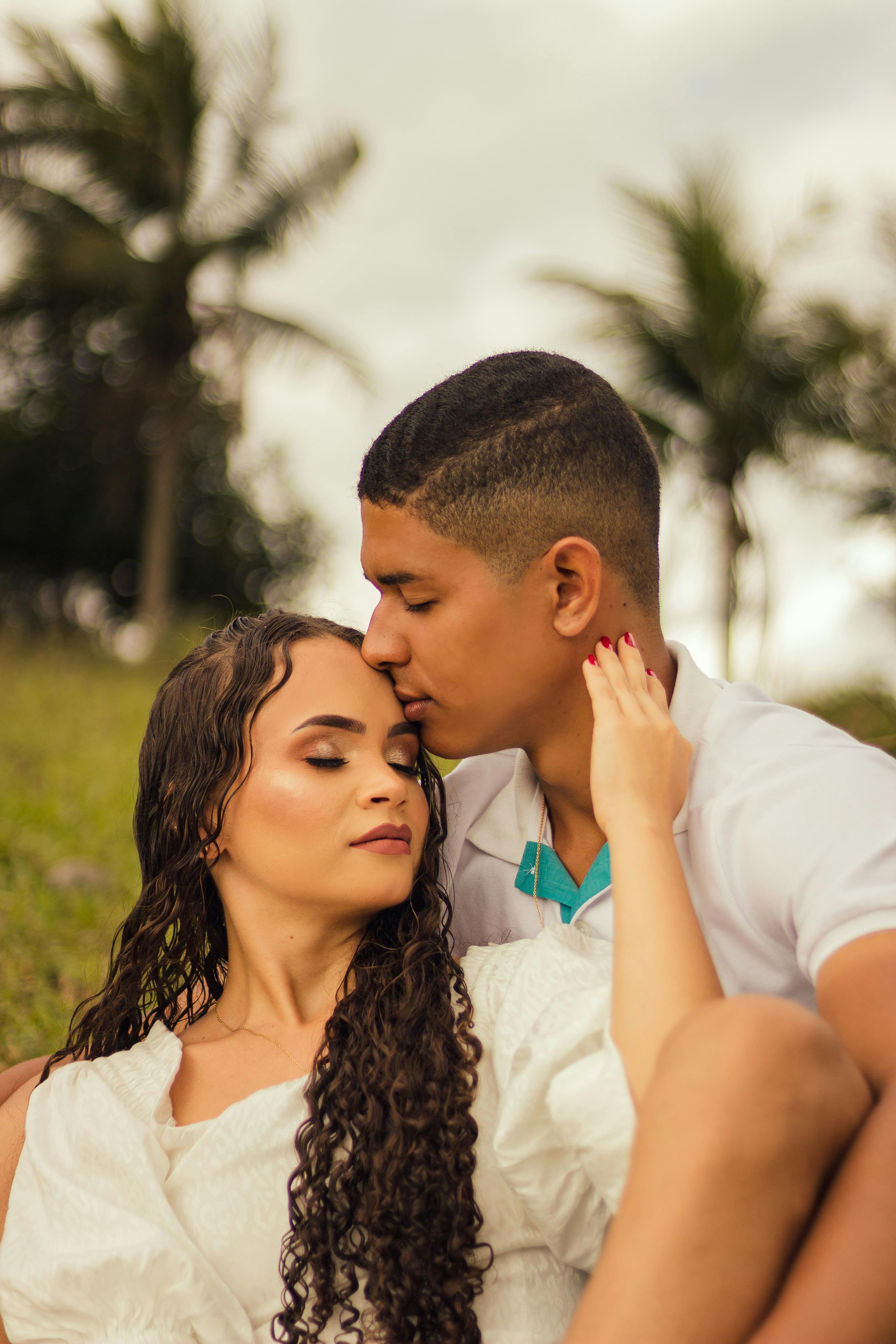 Portrait Of a Young Couple Being Affectionate | Source: Pexels