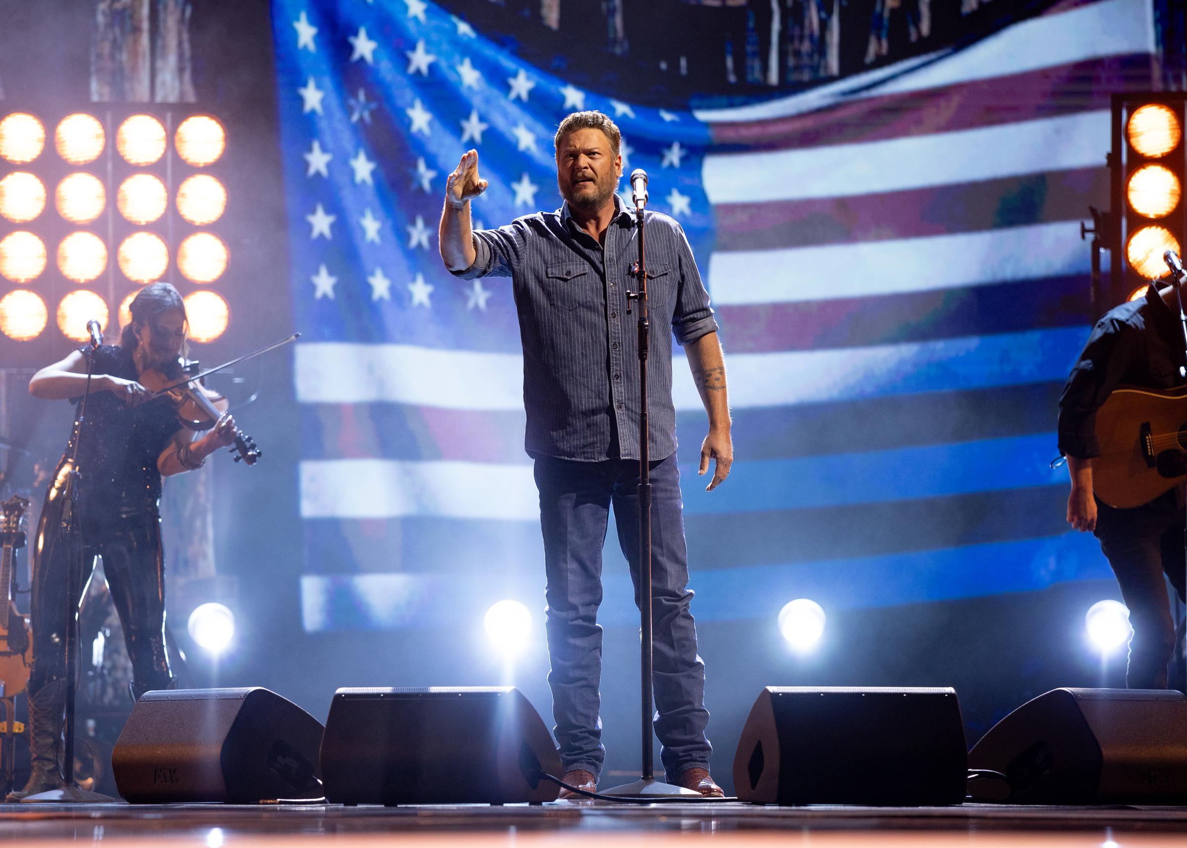 Blake Shelton performs onstage at the 2025 American Music Awards at Fontainebleau Las Vegas in Las Vegas, Nevada oon May 26, 2025 | Source: Getty Images