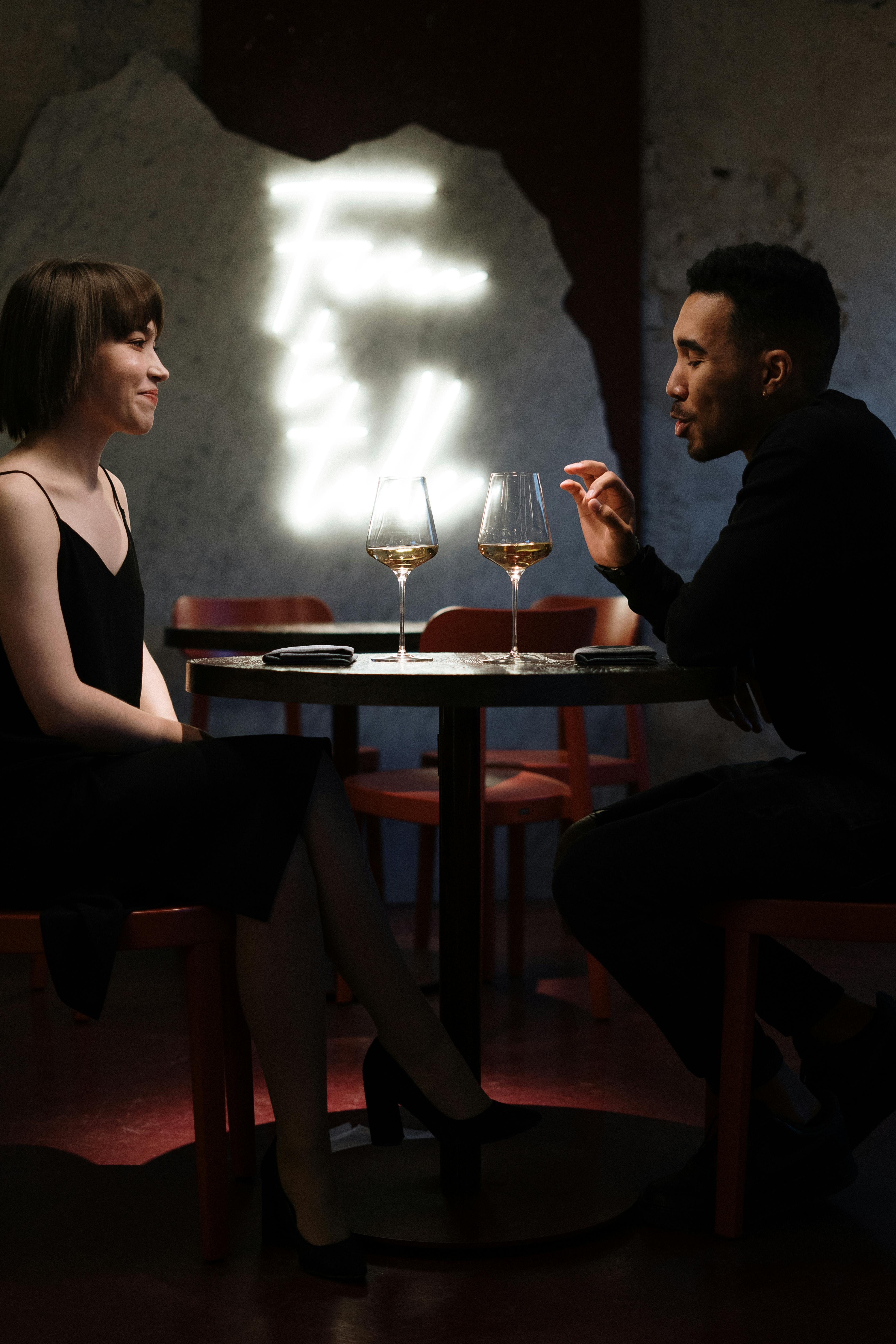 A couple on a date | Source: Pexels