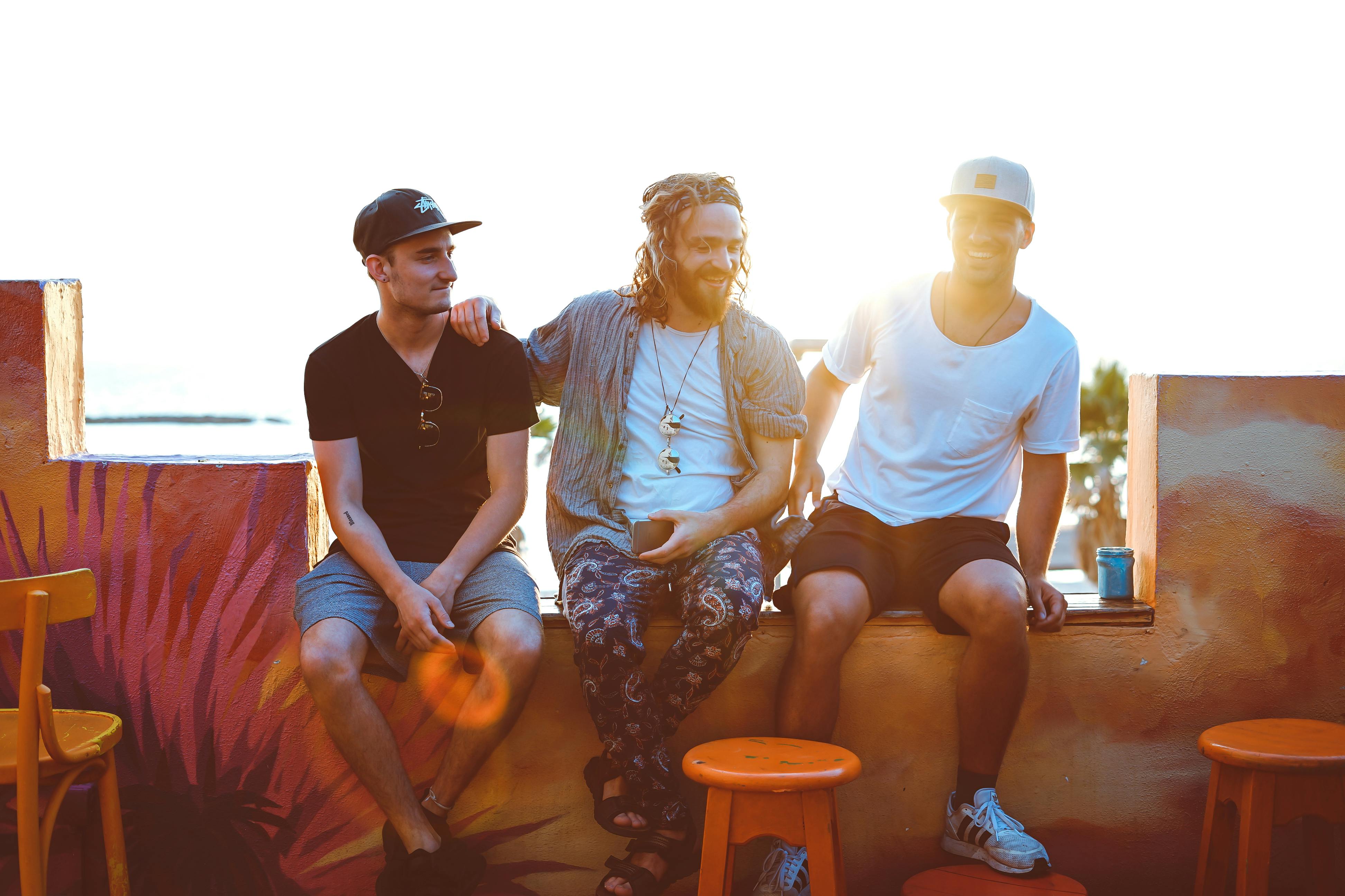 Men hanging out | Source: Pexels