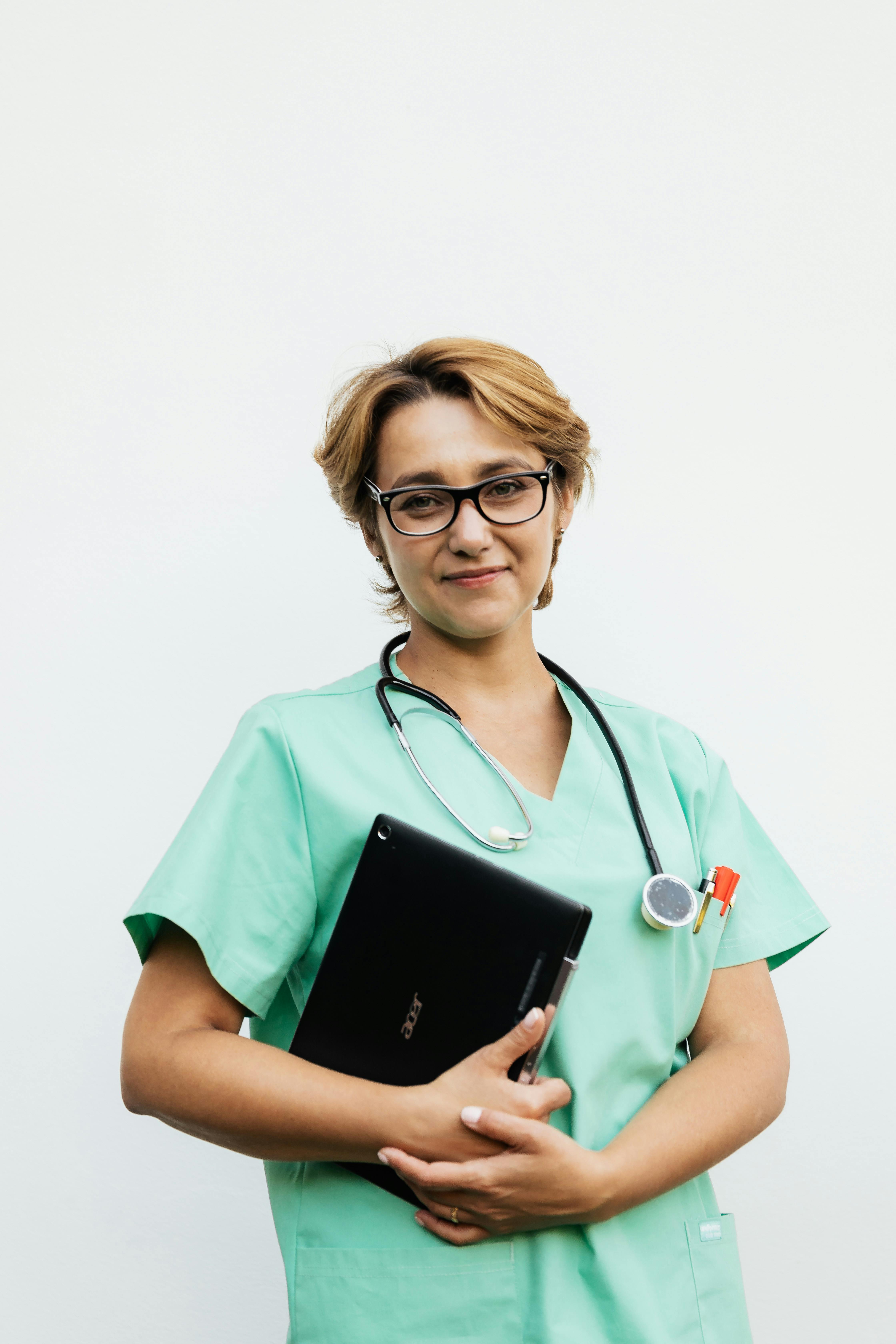 A smiling nurse | Source: Pexels