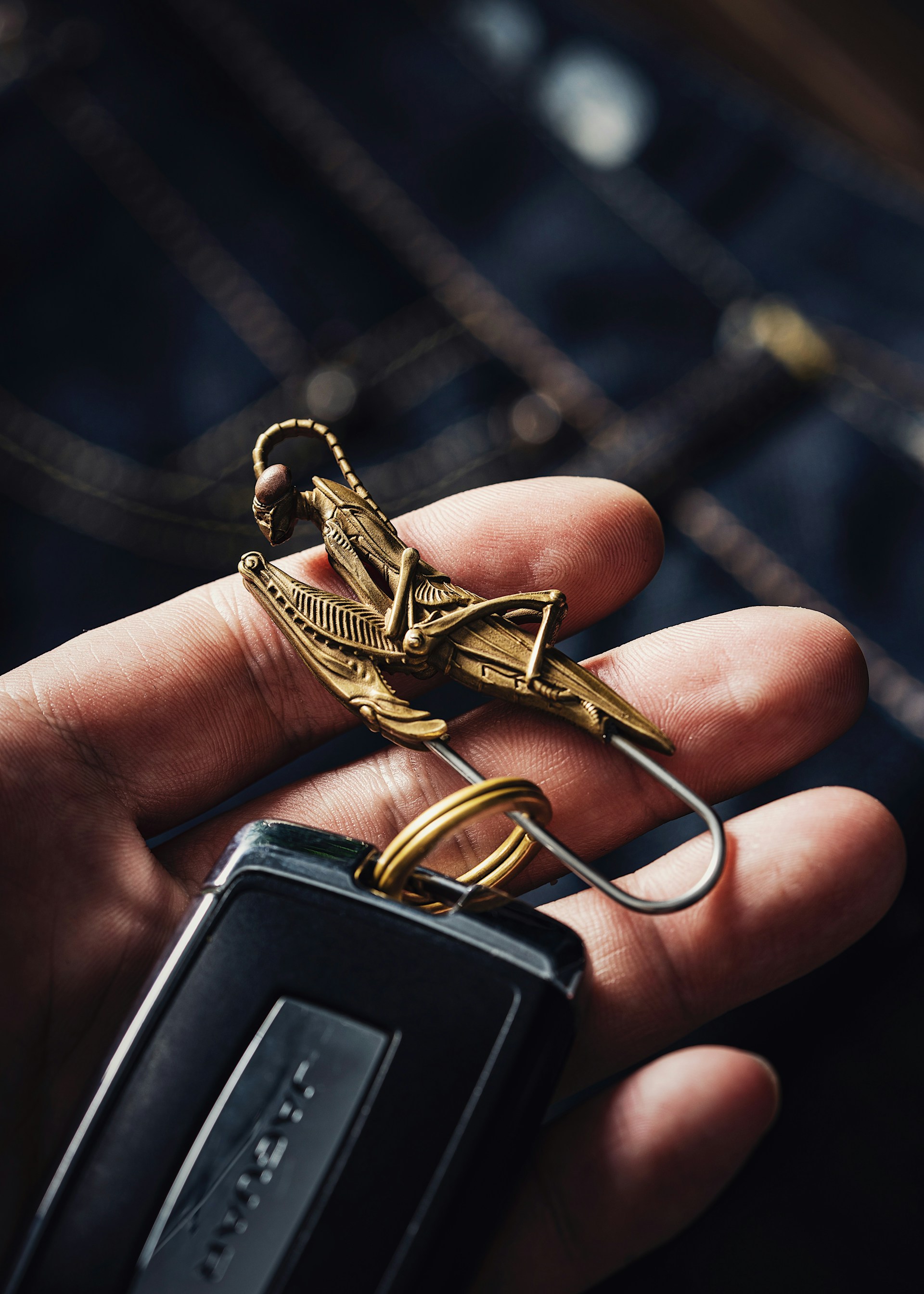 A man holding car keys | Source: Unsplash