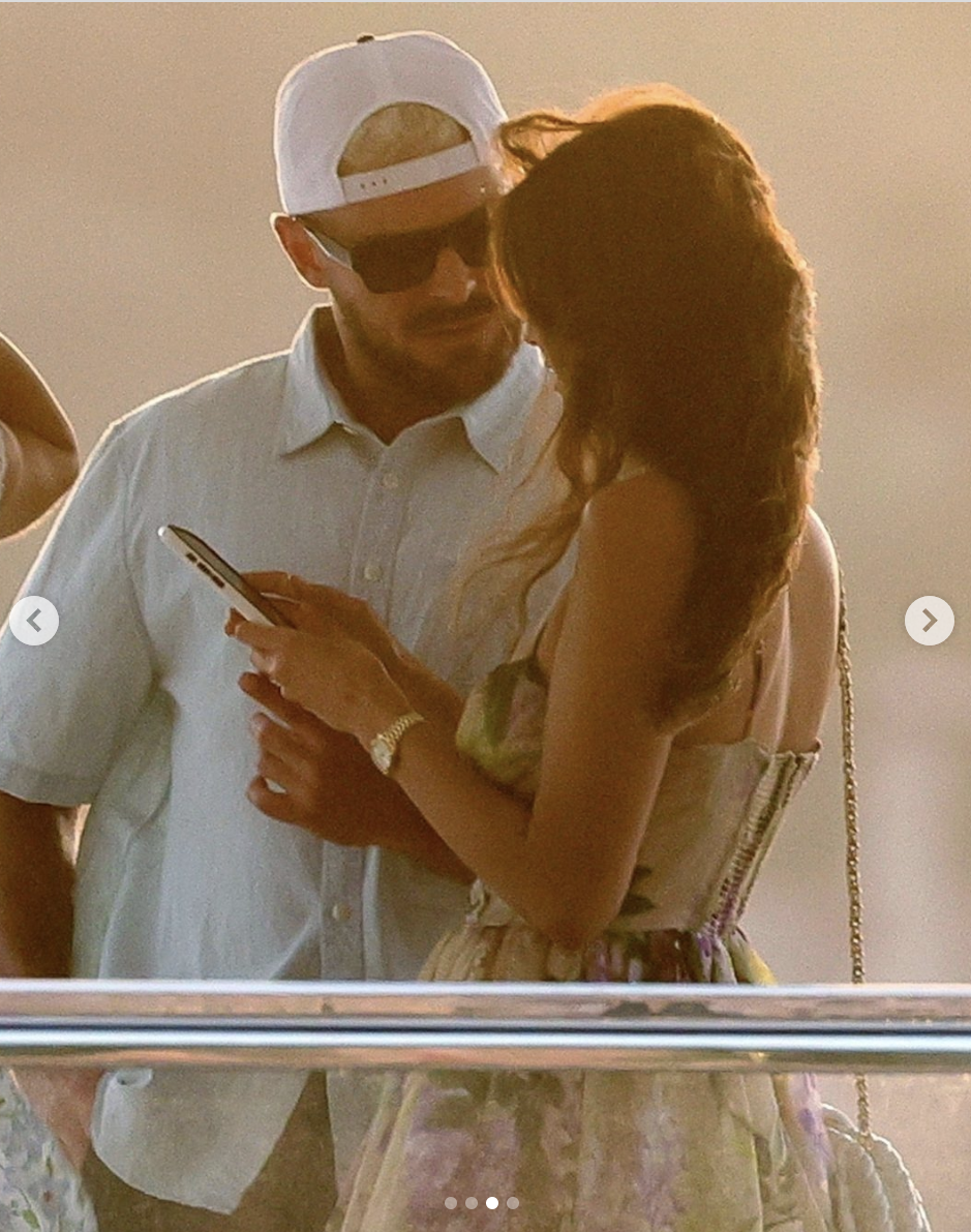 Nina Dobrev and Zac Efron photographed together on a yacht in Italy, posted on September 21, 2025. | Souce: Instagram/pagesix
